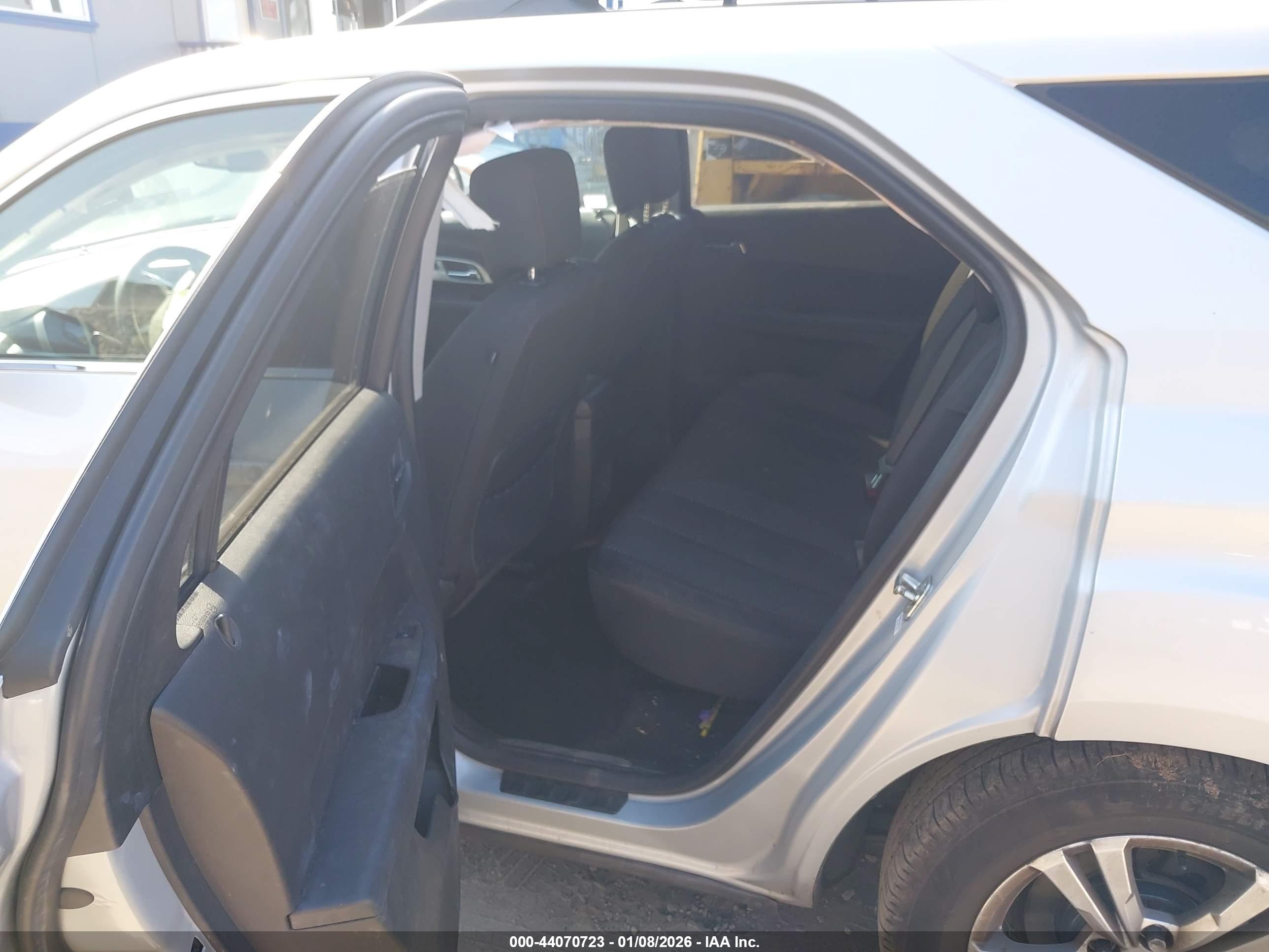 CHEVROLET EQUINOX image 8
