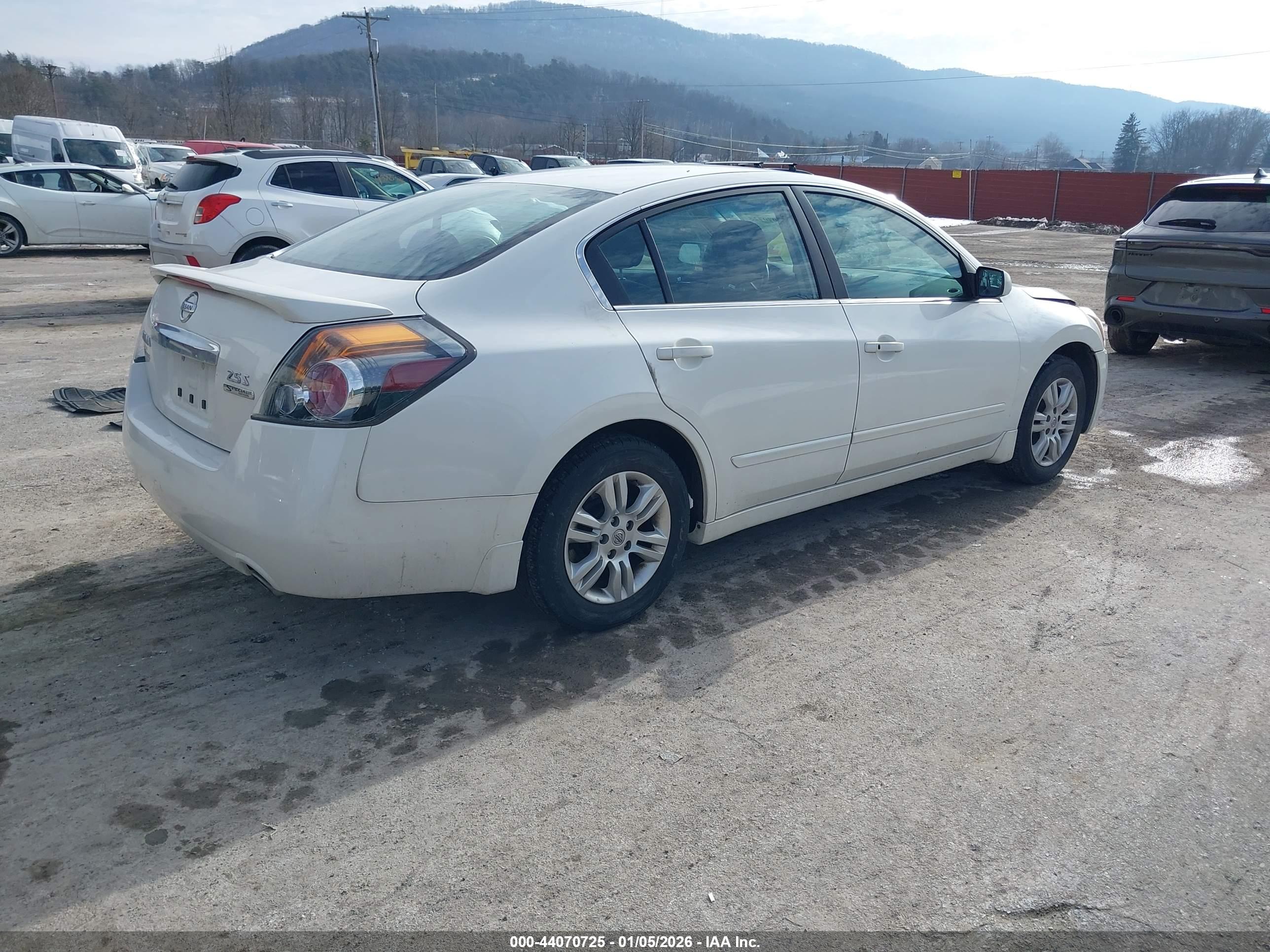 NISSAN ALTIMA image 4