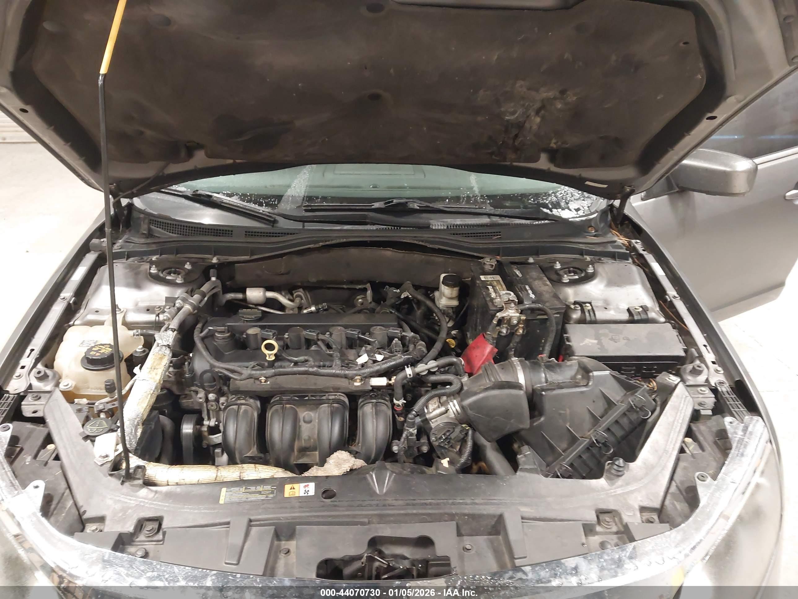 FORD FUSION image 10