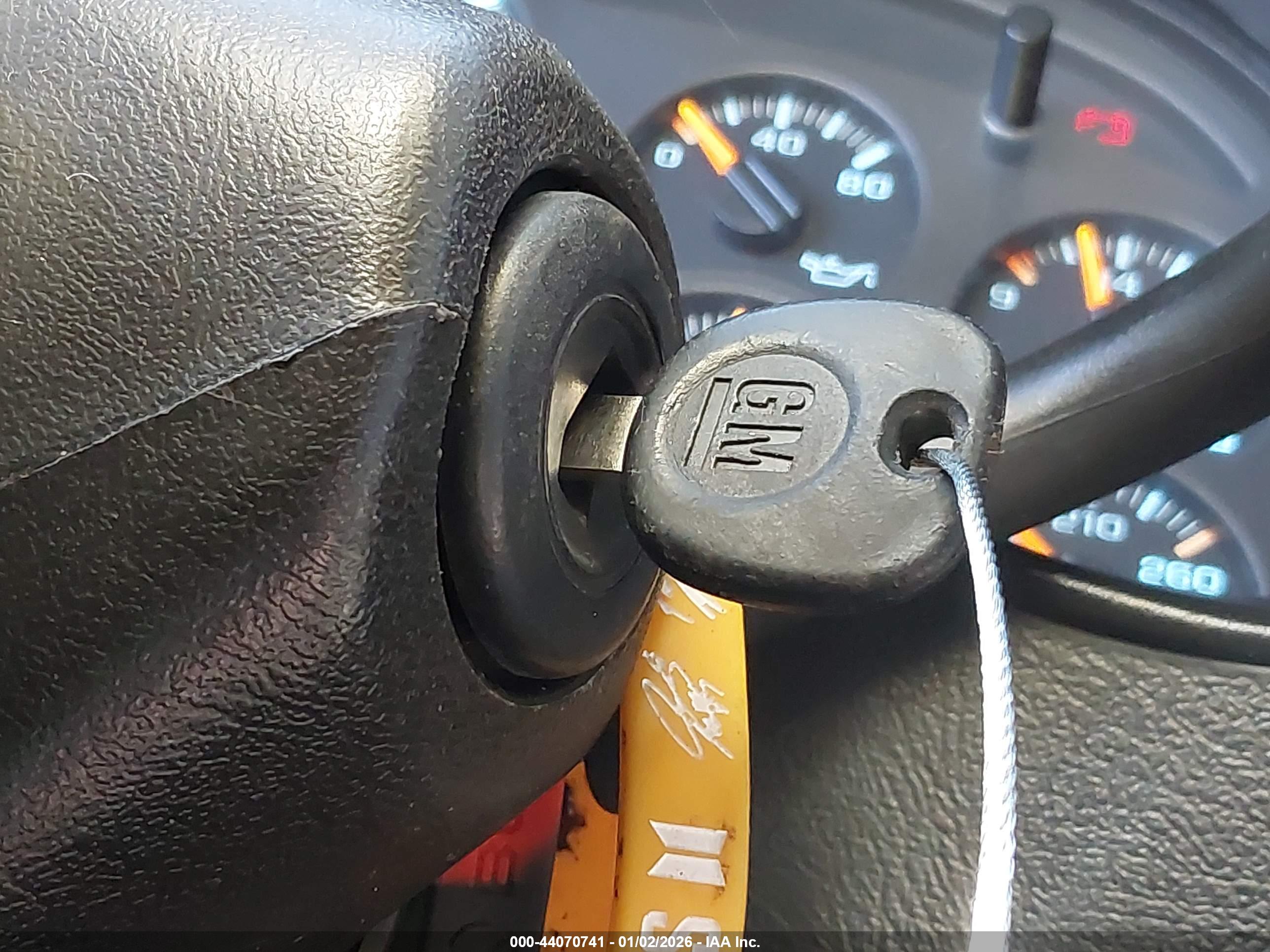 CHEVROLET SILVERADO image 11