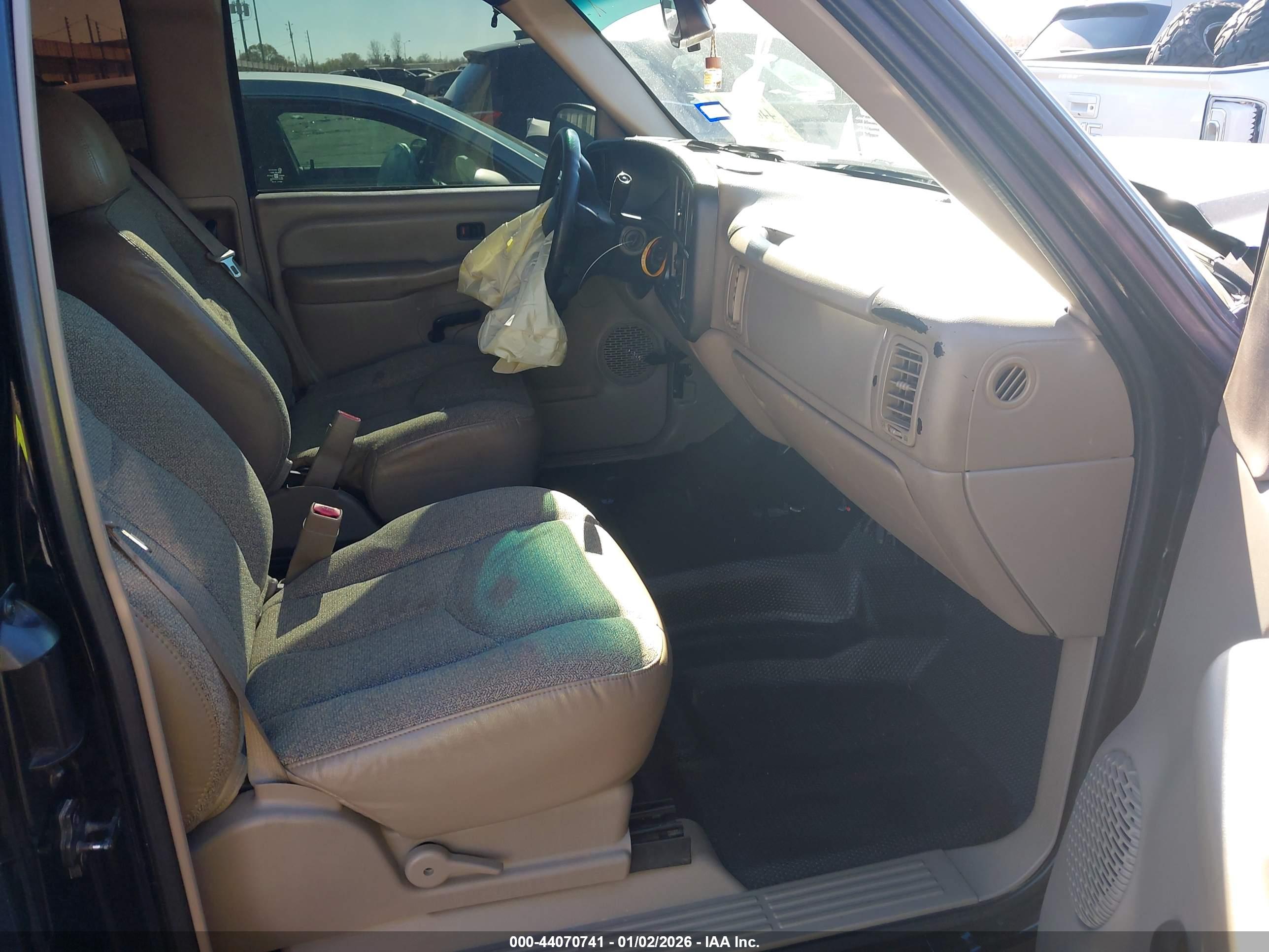 CHEVROLET SILVERADO image 5