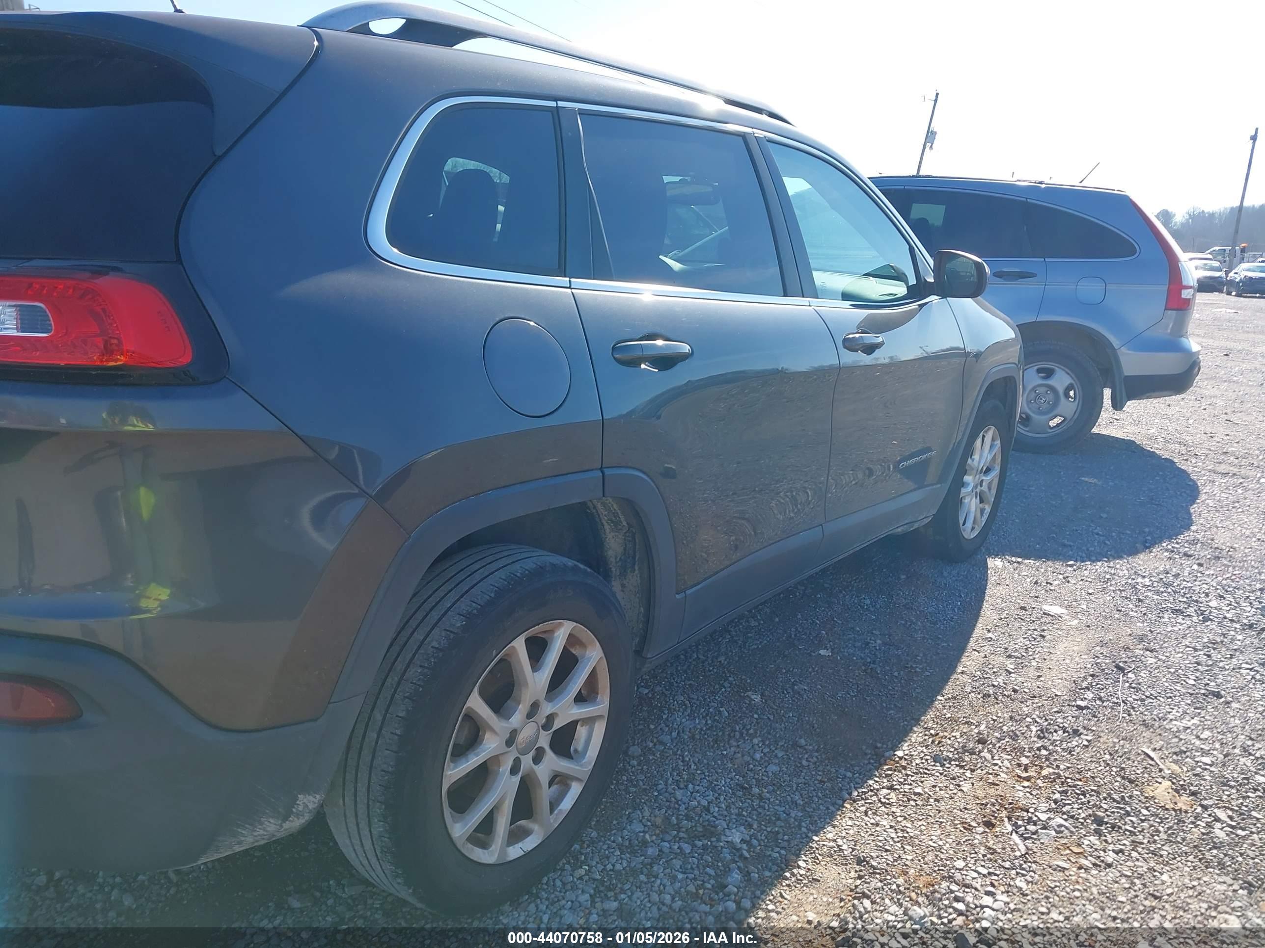 JEEP CHEROKEE image 4