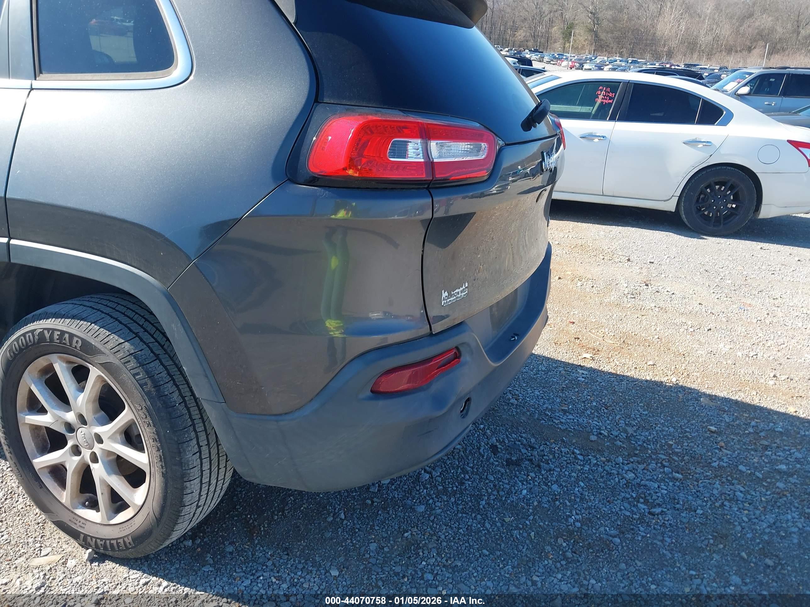 JEEP CHEROKEE image 6