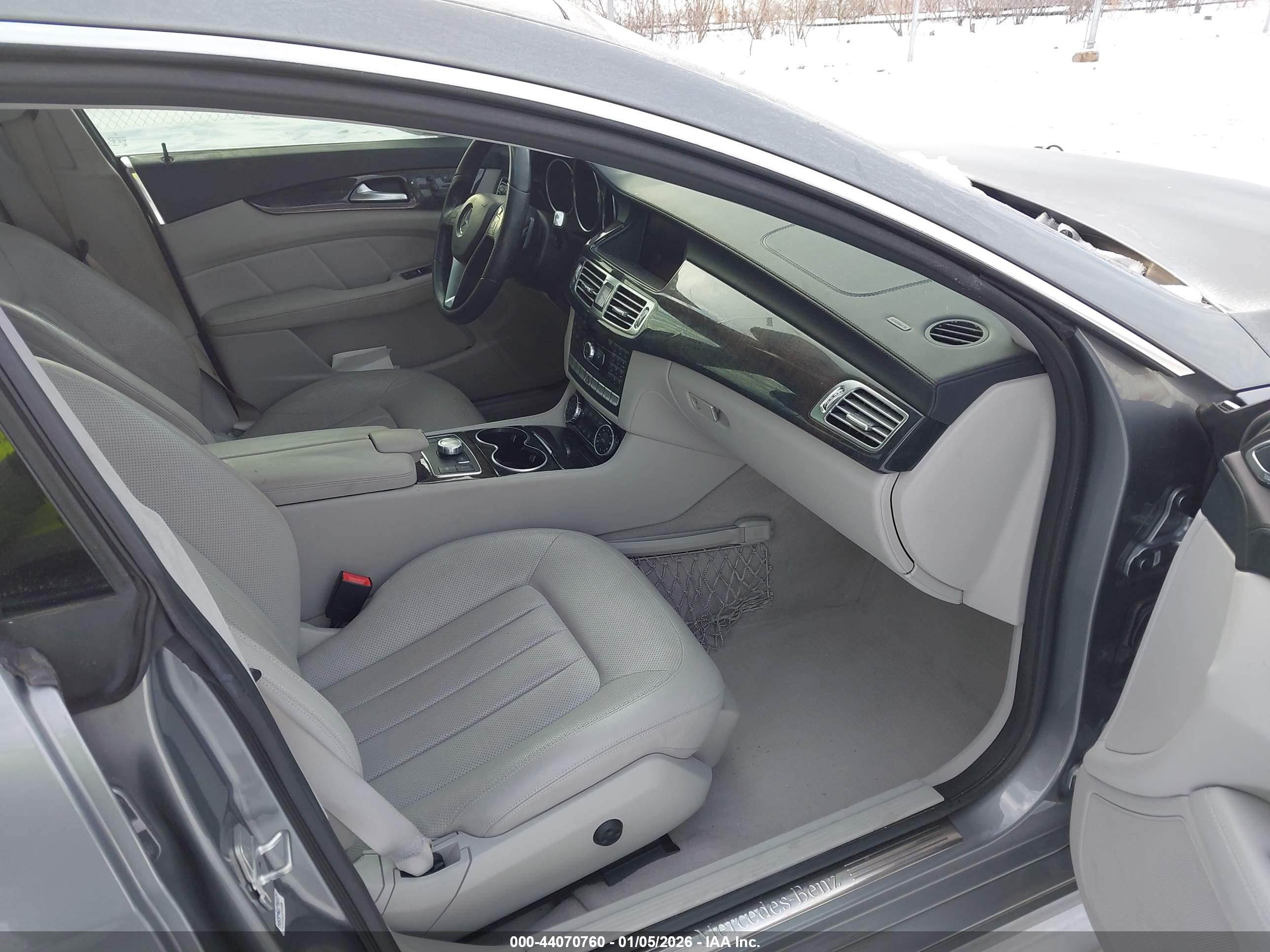 MERCEDES-BENZ CLS image 5