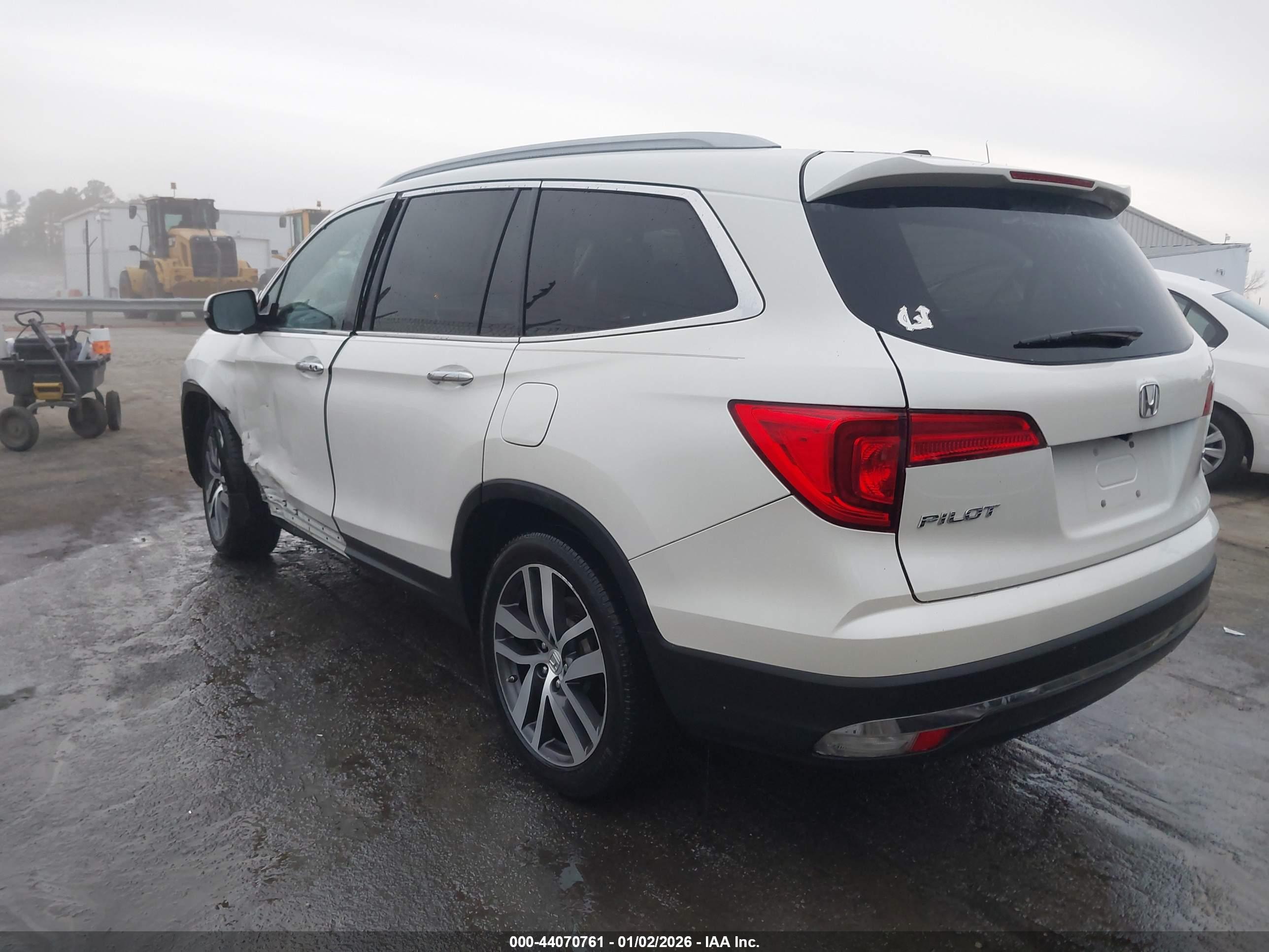 HONDA PILOT image 3