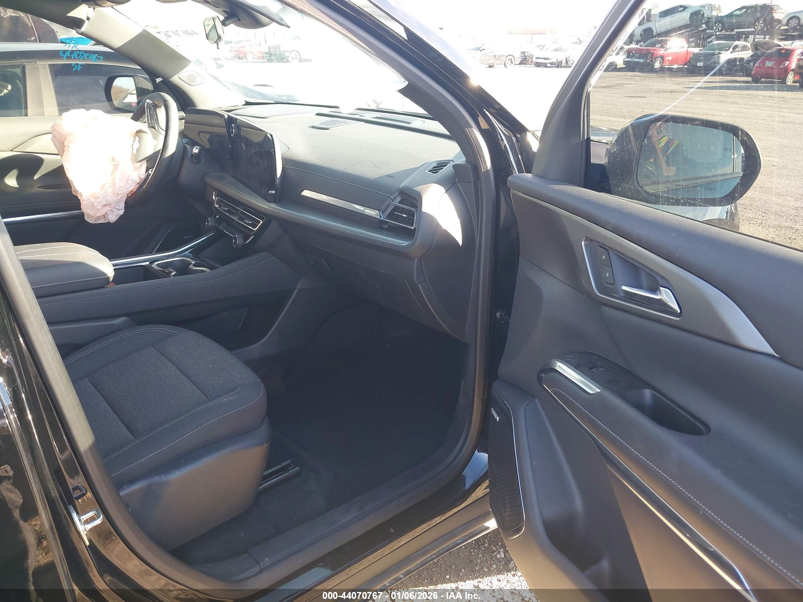 CHEVROLET TRAVERSE image 5