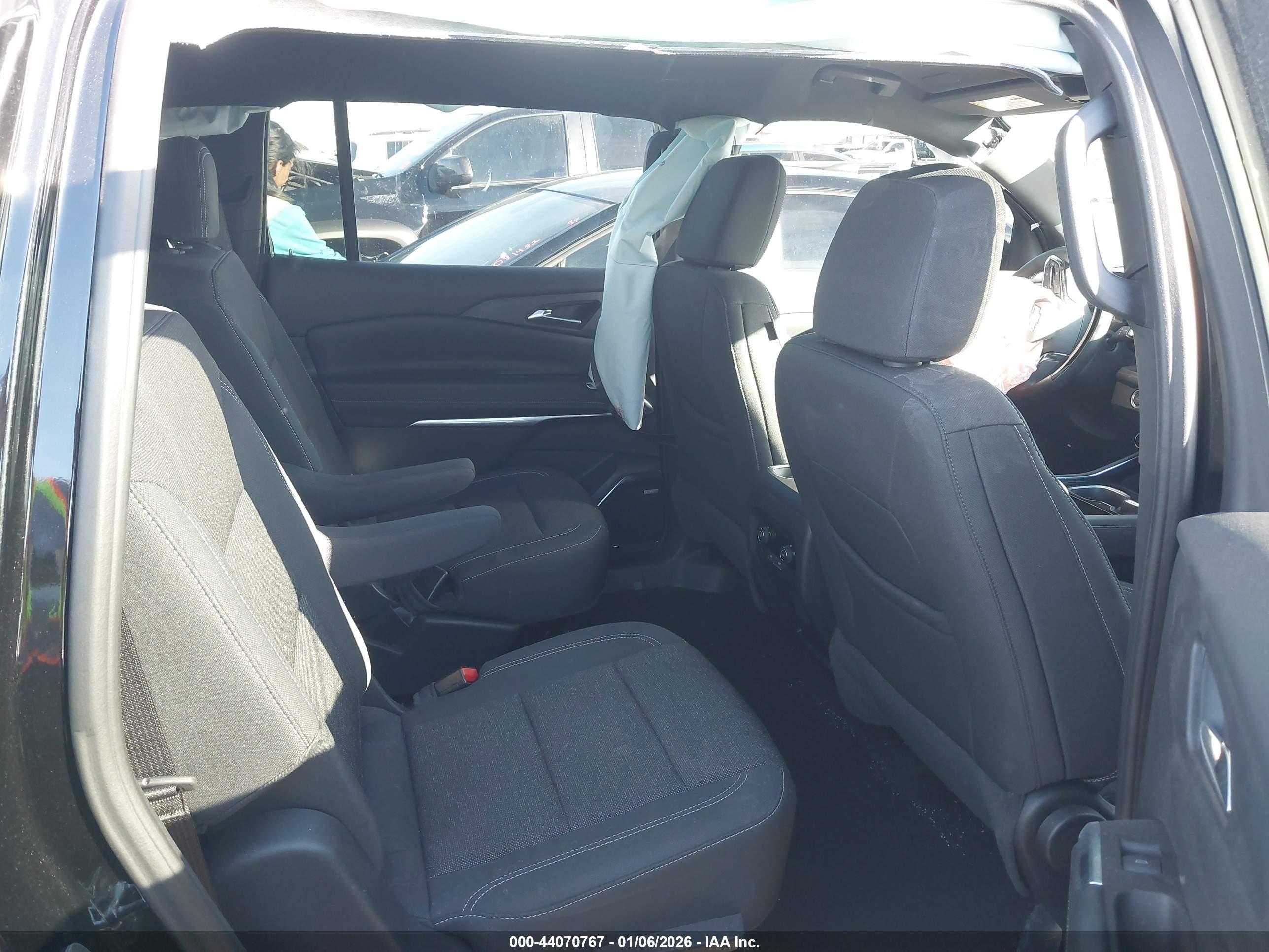 CHEVROLET TRAVERSE image 8