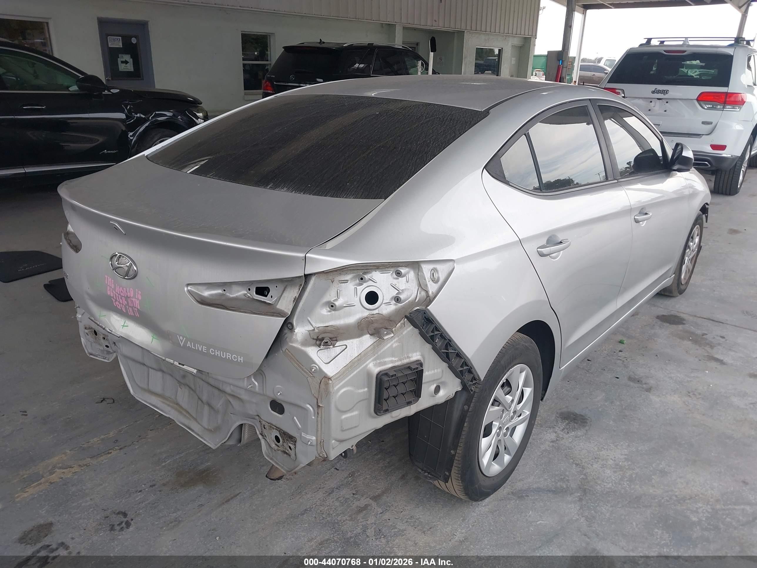 HYUNDAI ELANTRA image 4