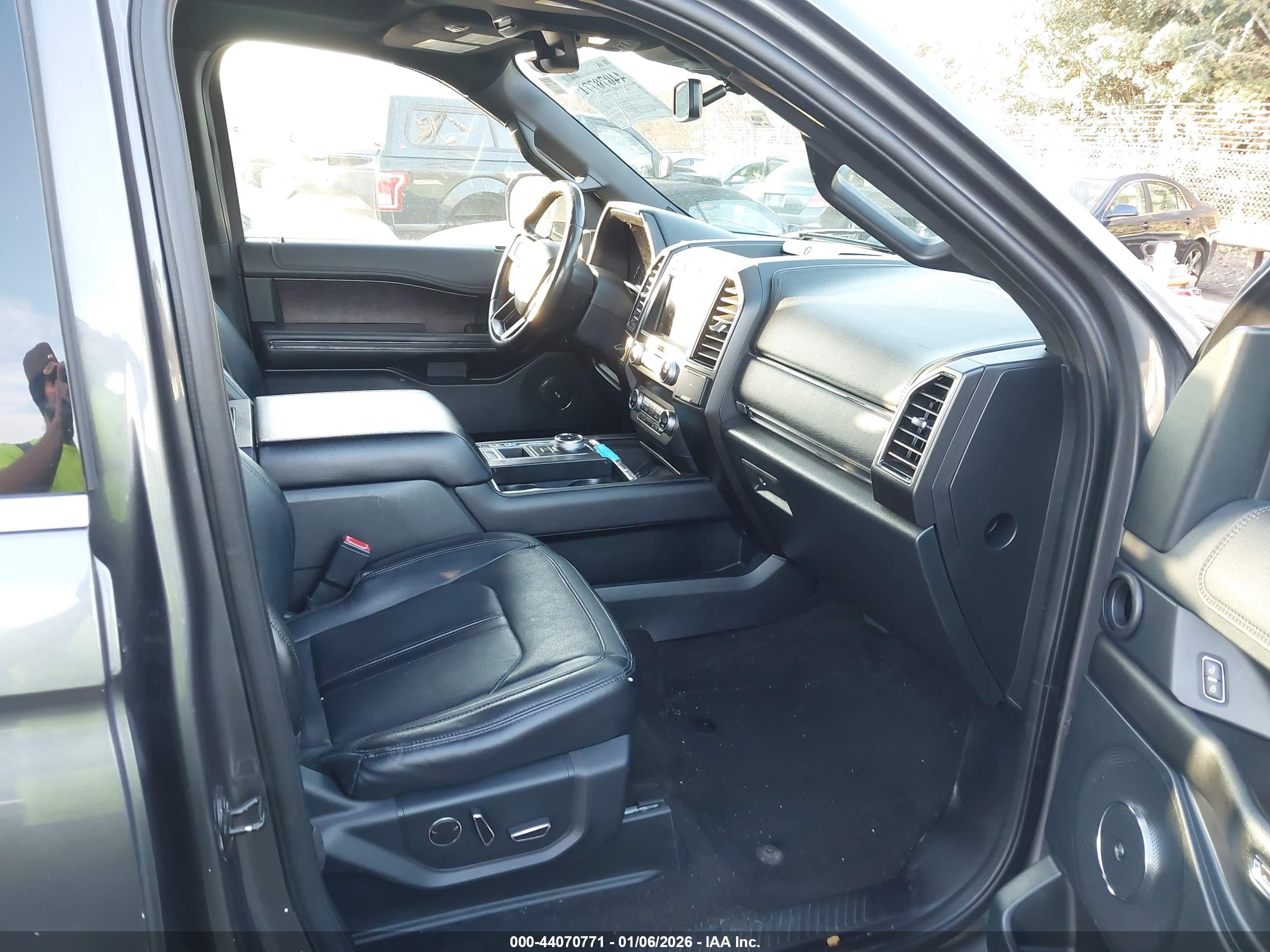 FORD EXPEDITION image 5