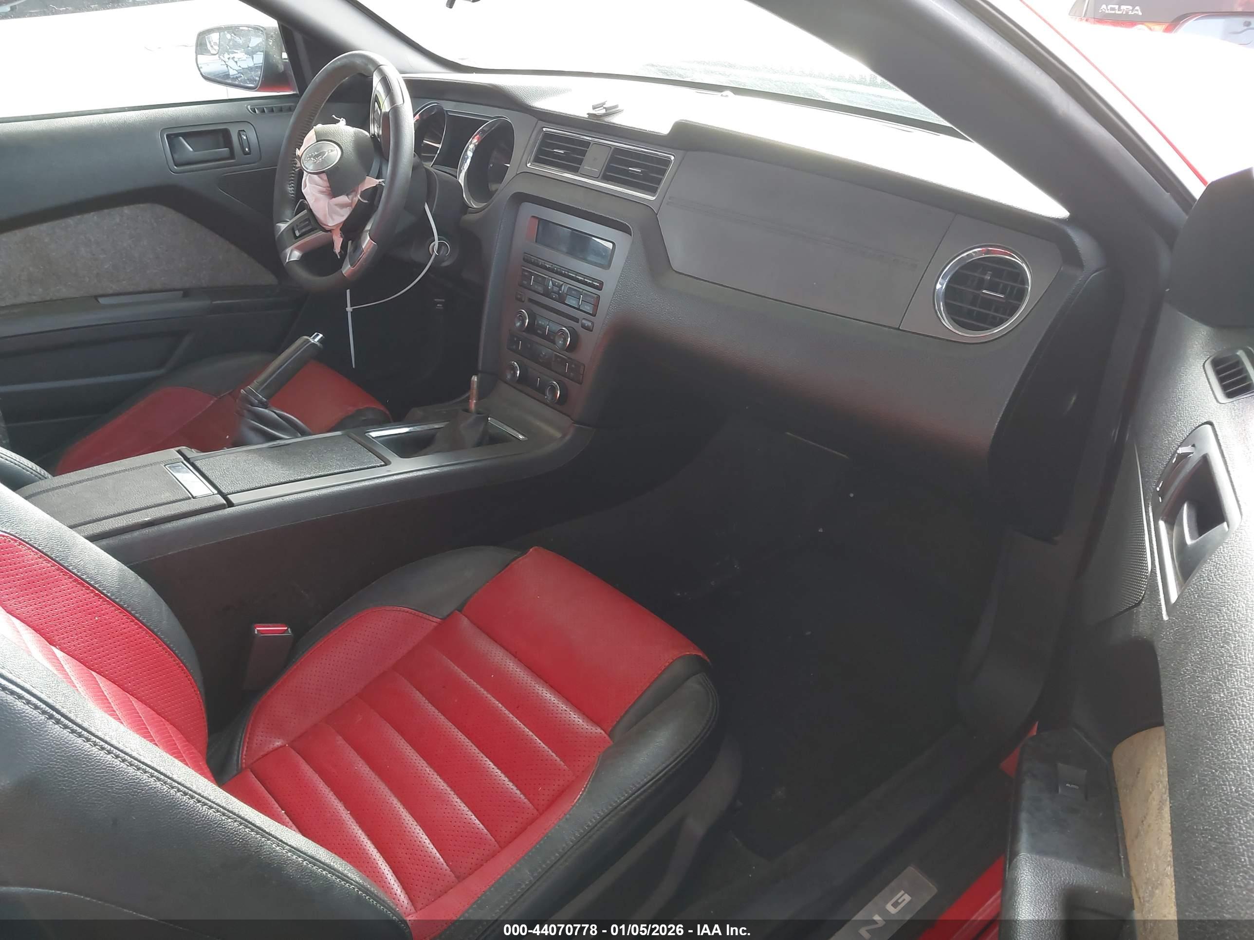 FORD MUSTANG image 5