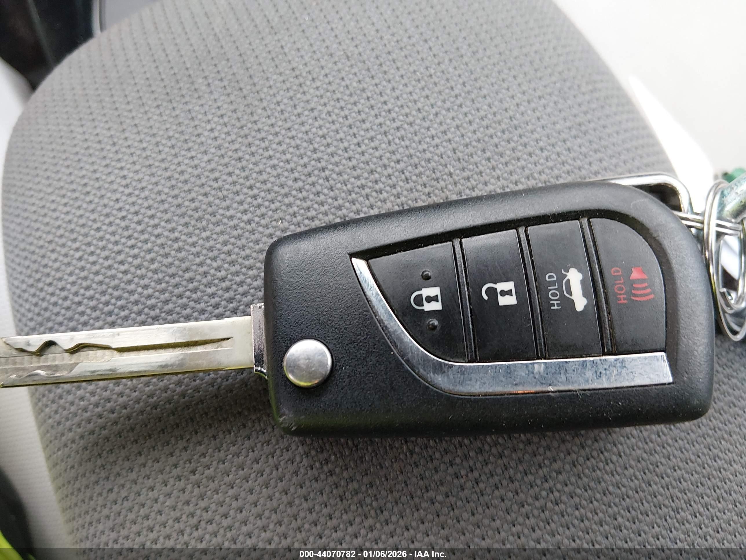 TOYOTA COROLLA image 11