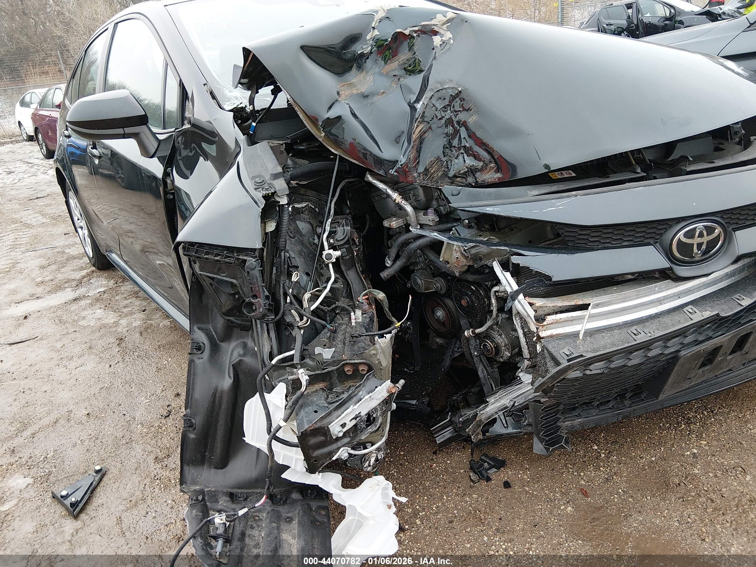 TOYOTA COROLLA image 6
