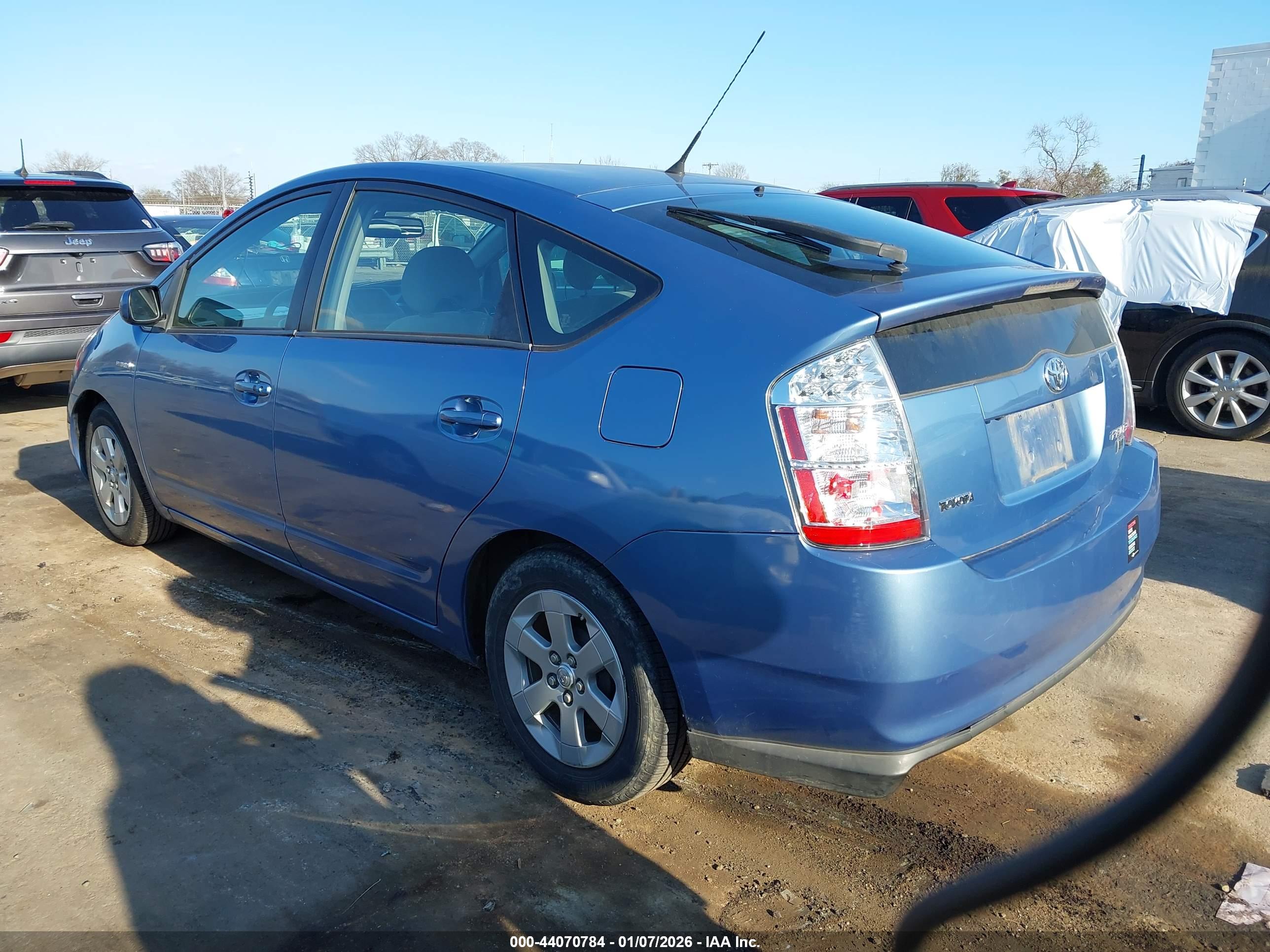 TOYOTA PRIUS image 3