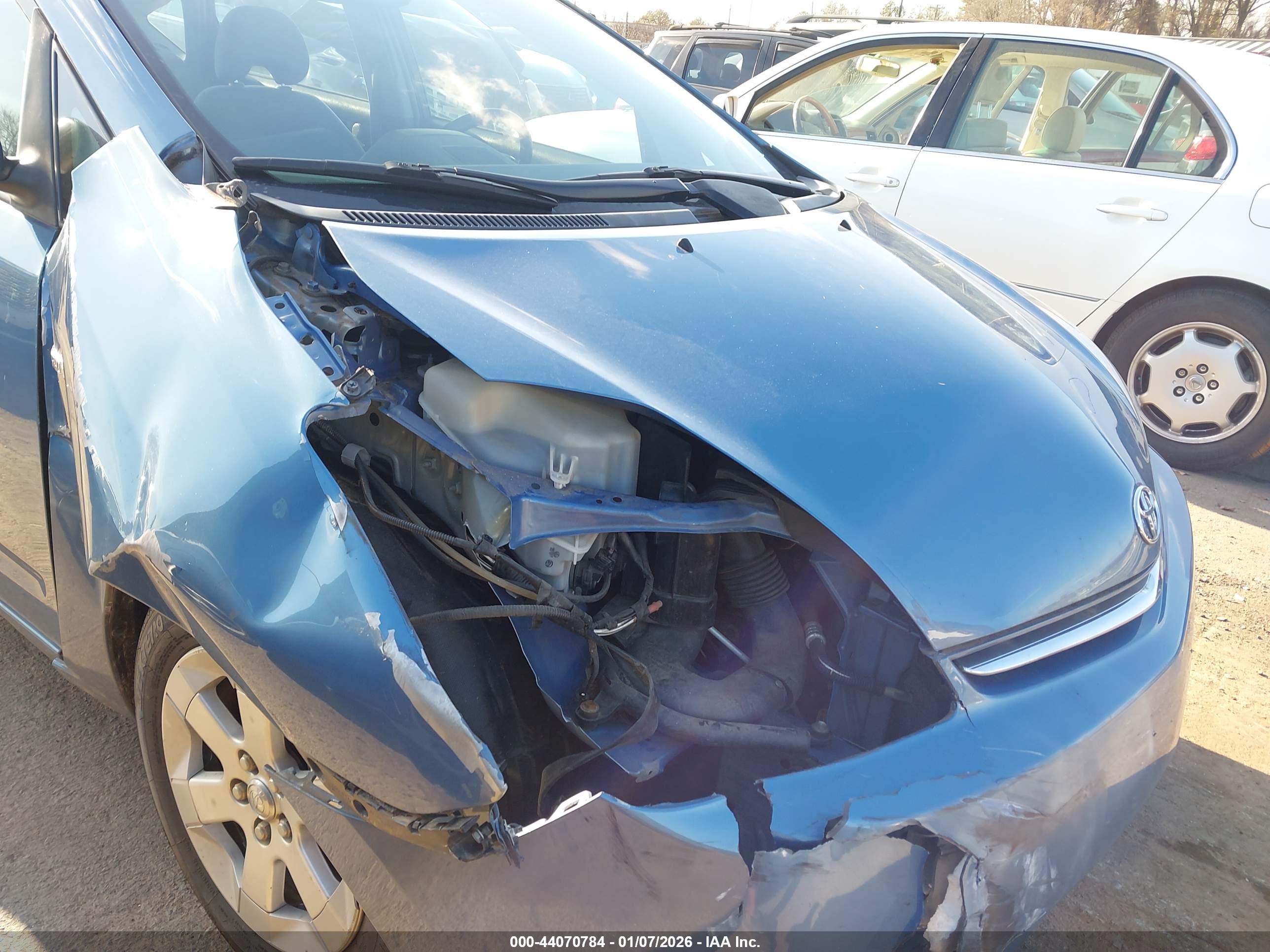 TOYOTA PRIUS image 6