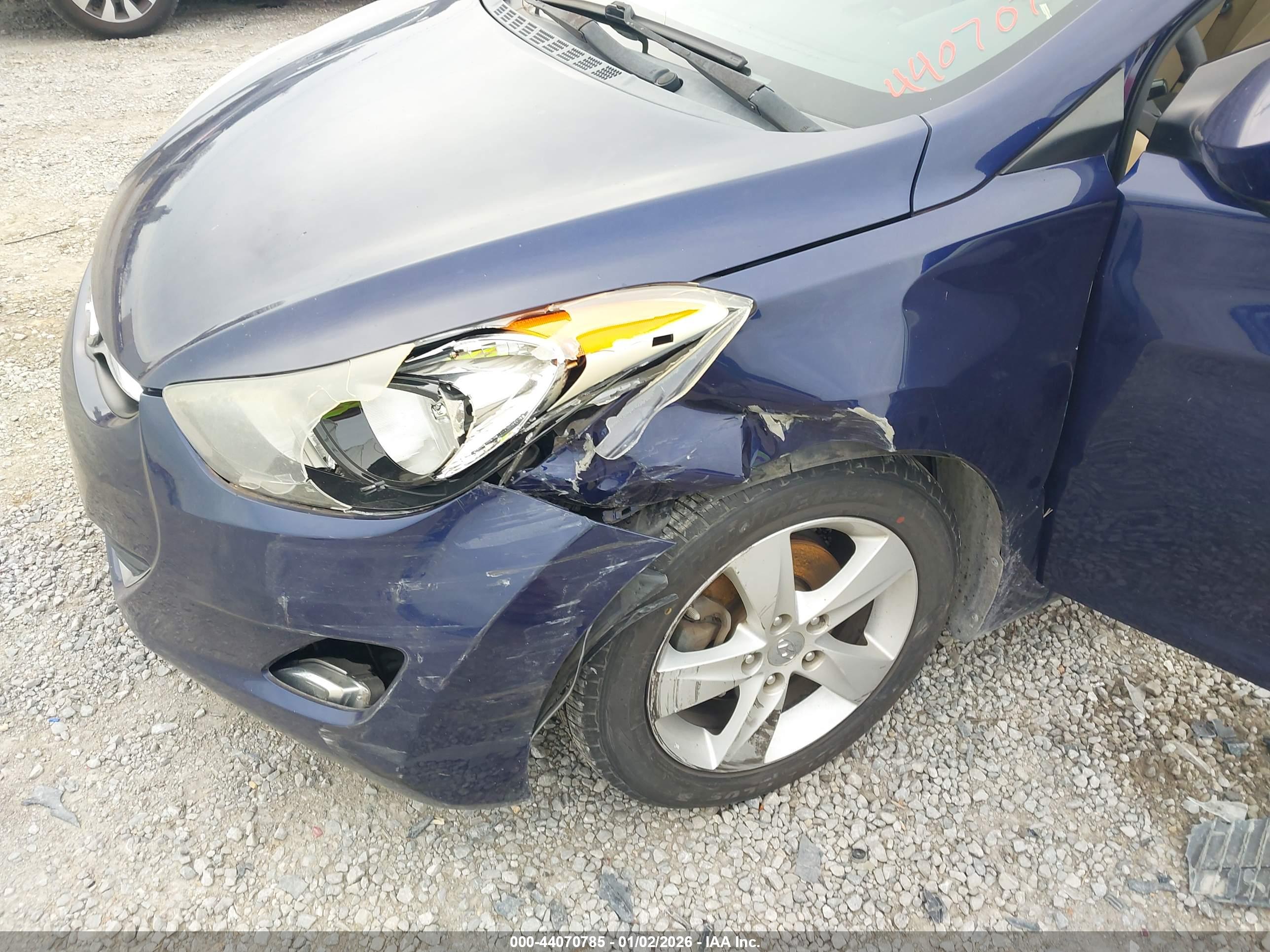 HYUNDAI ELANTRA image 6