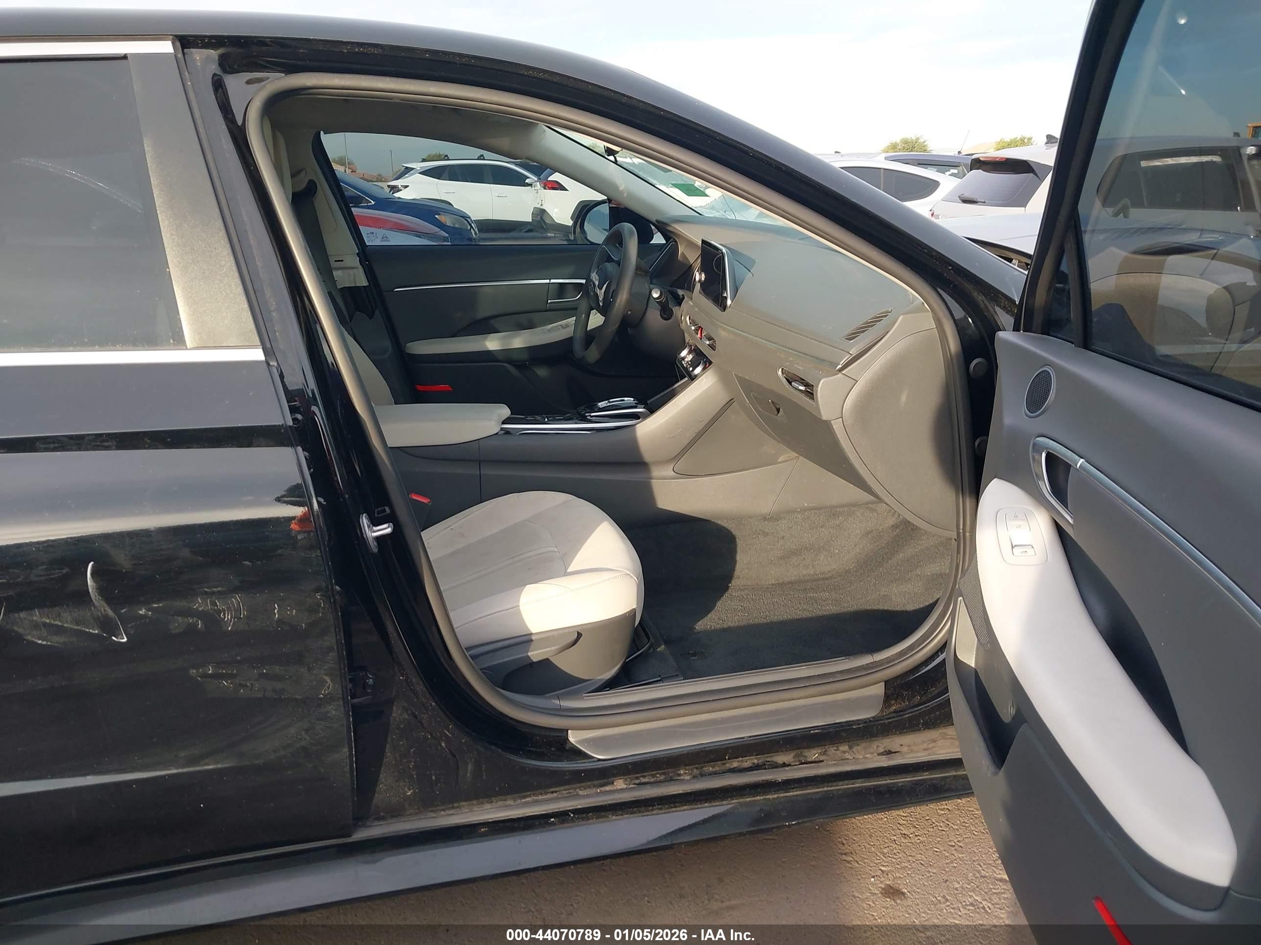 HYUNDAI SONATA image 5