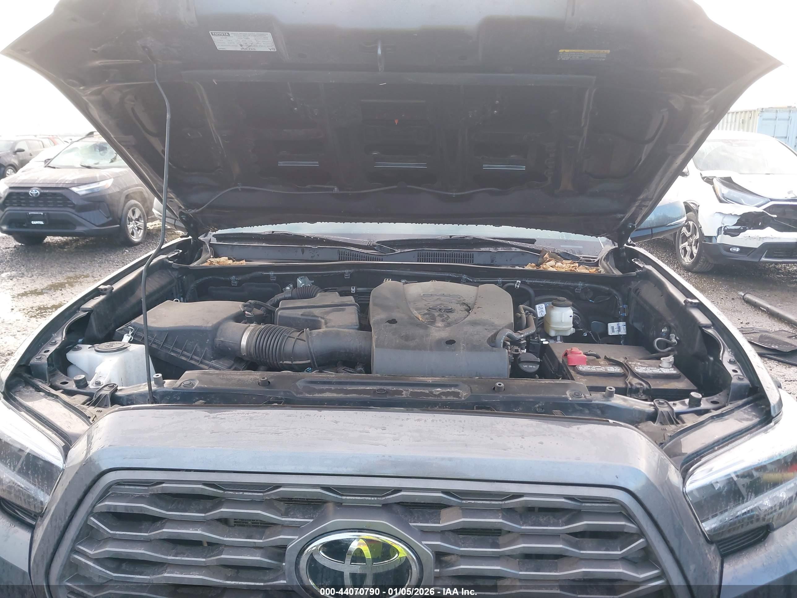 TOYOTA TACOMA image 10