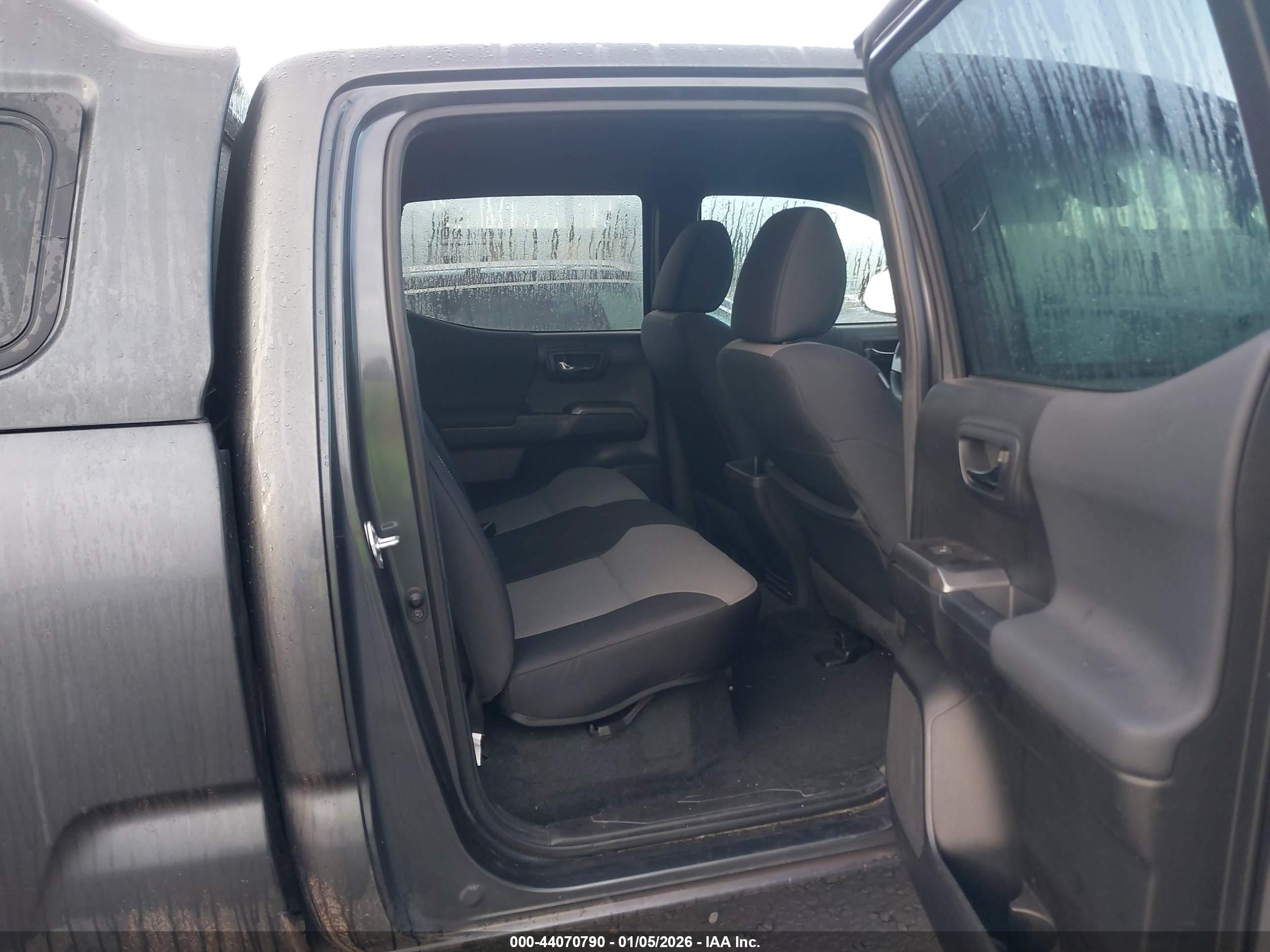 TOYOTA TACOMA image 8