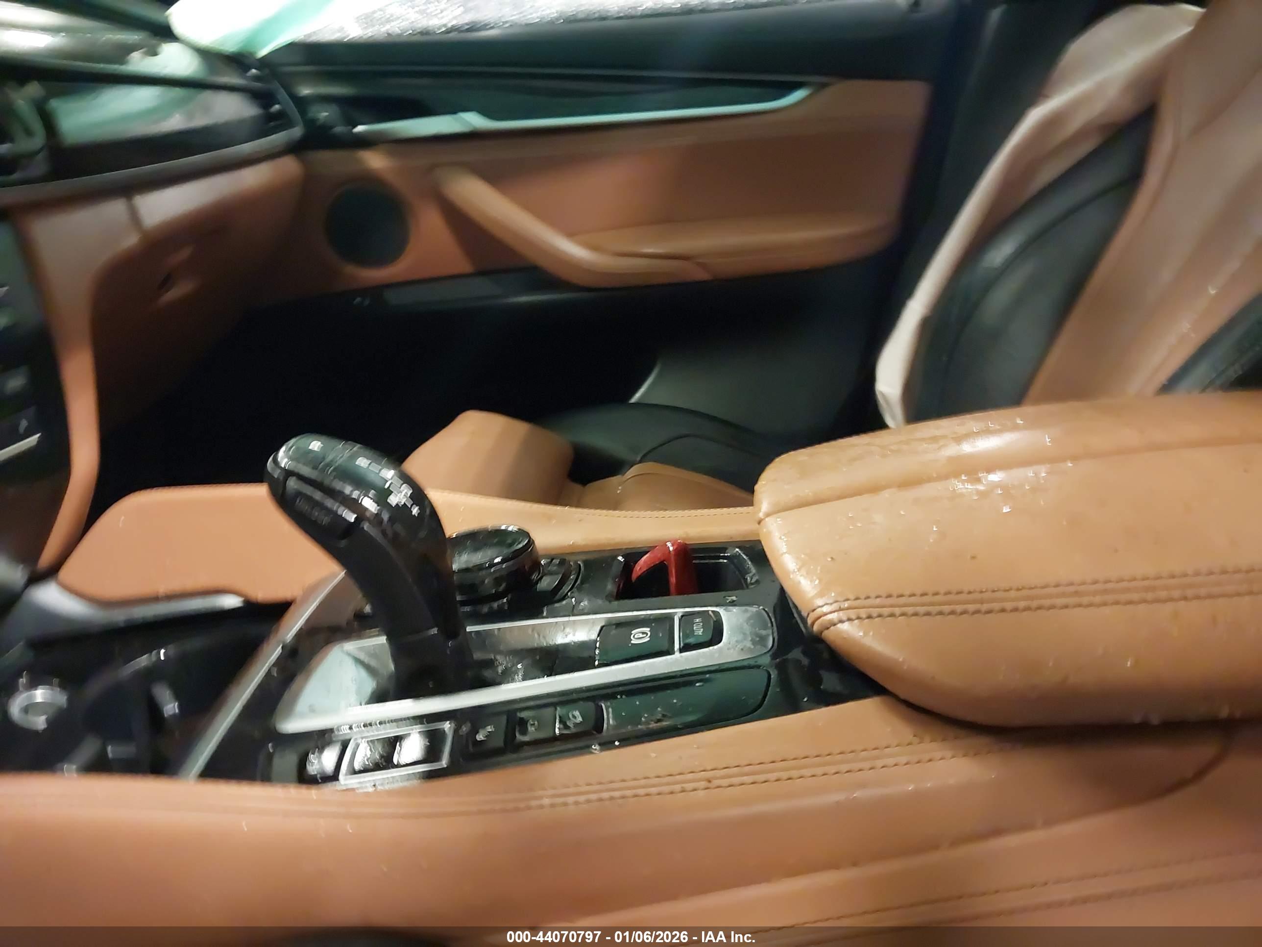 BMW X6 image 11