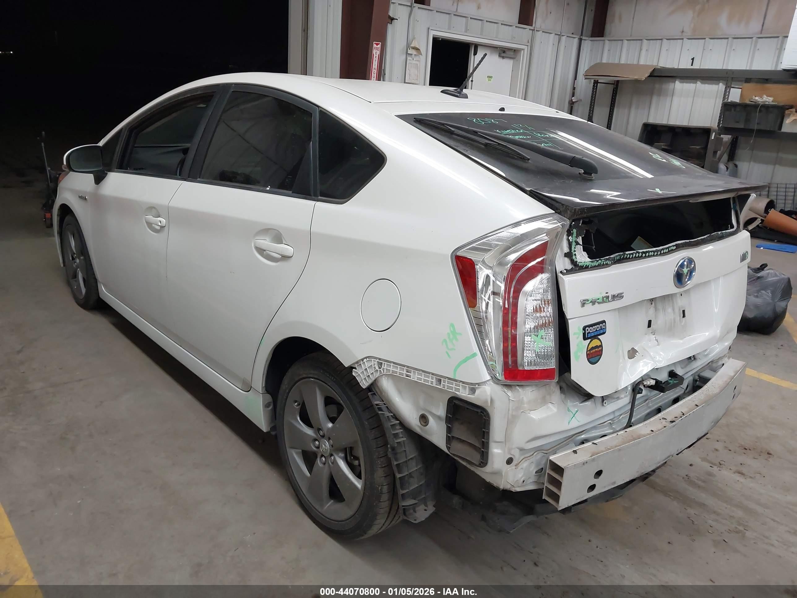 TOYOTA PRIUS image 3