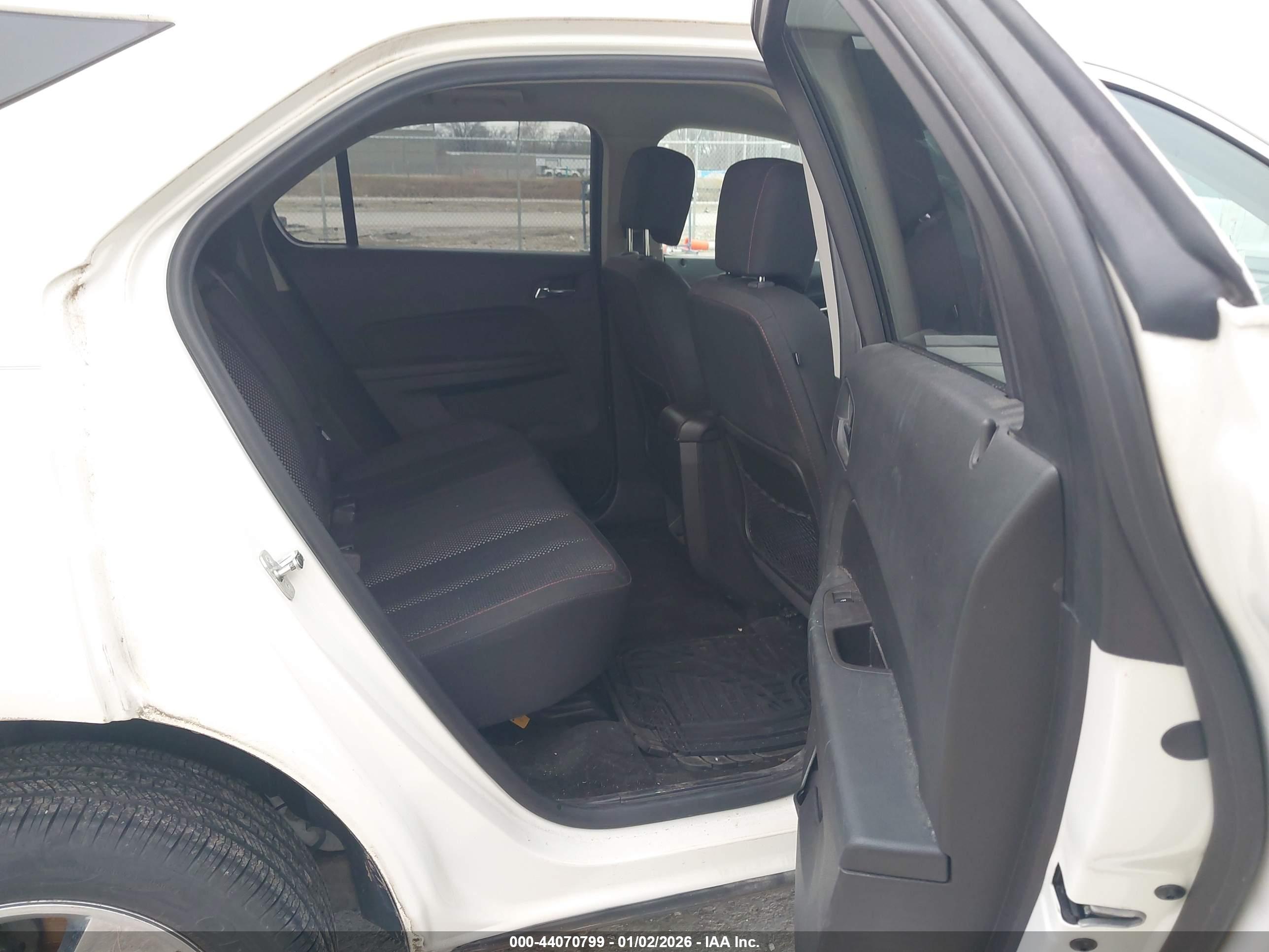 CHEVROLET EQUINOX image 8