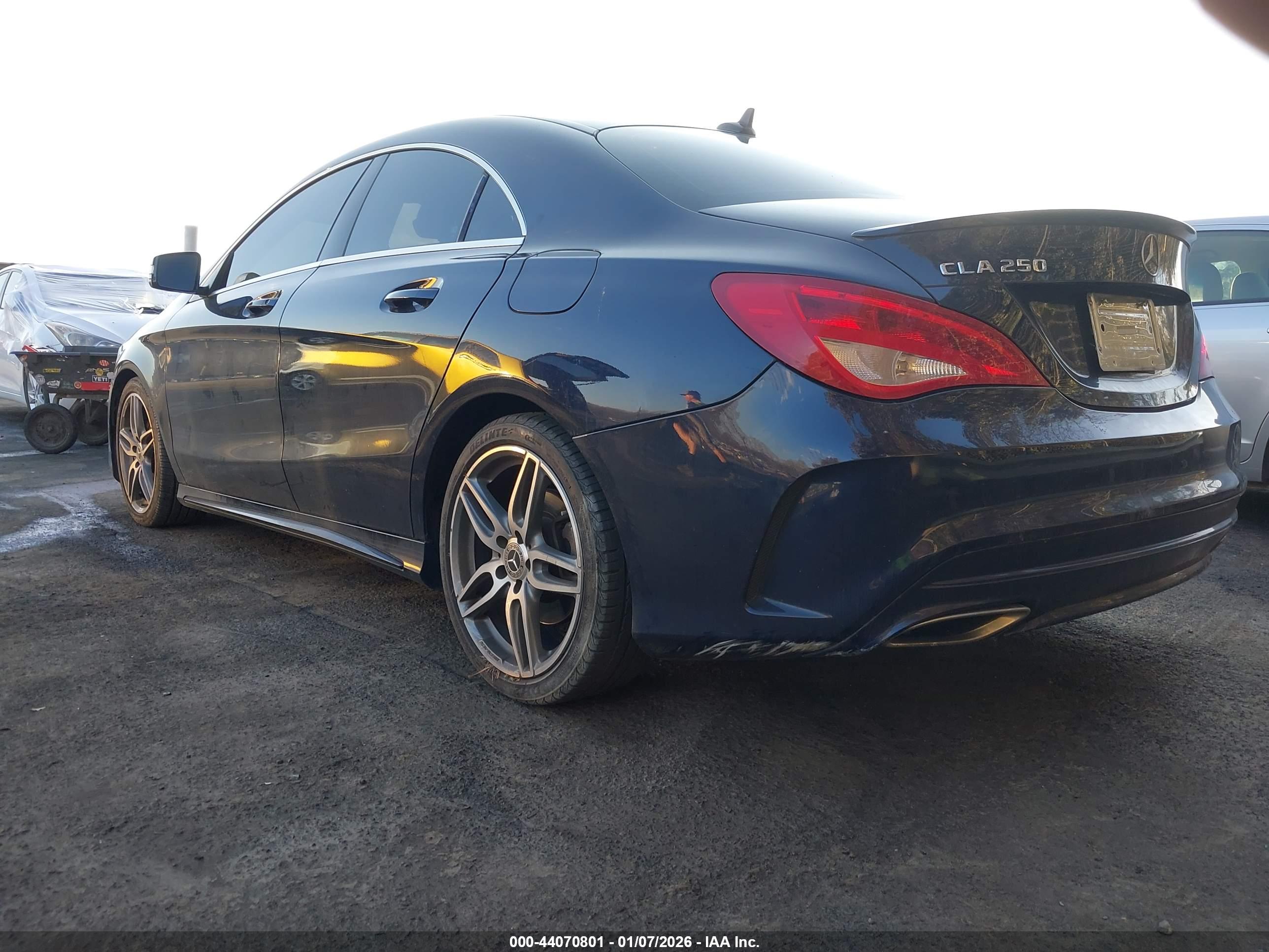 MERCEDES-BENZ CLA image 3