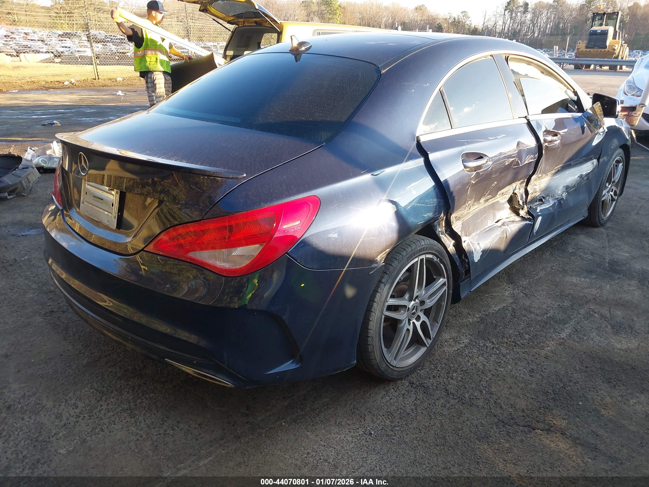 MERCEDES-BENZ CLA image 4