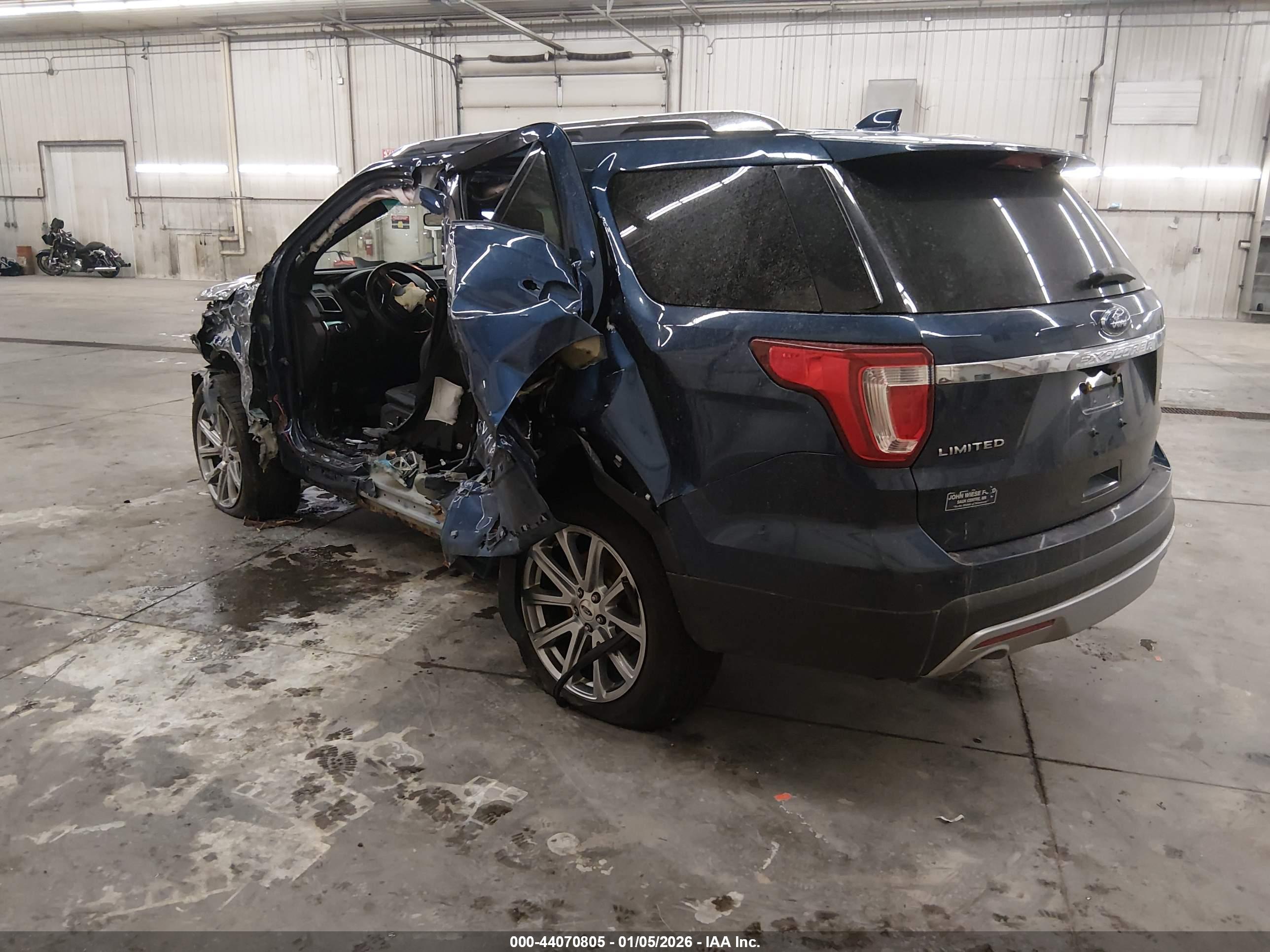 FORD EXPLORER image 3