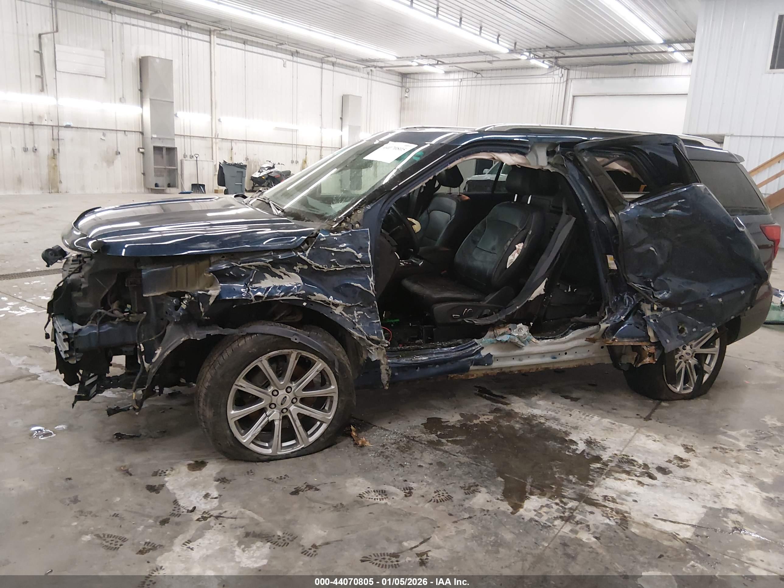 FORD EXPLORER image 6