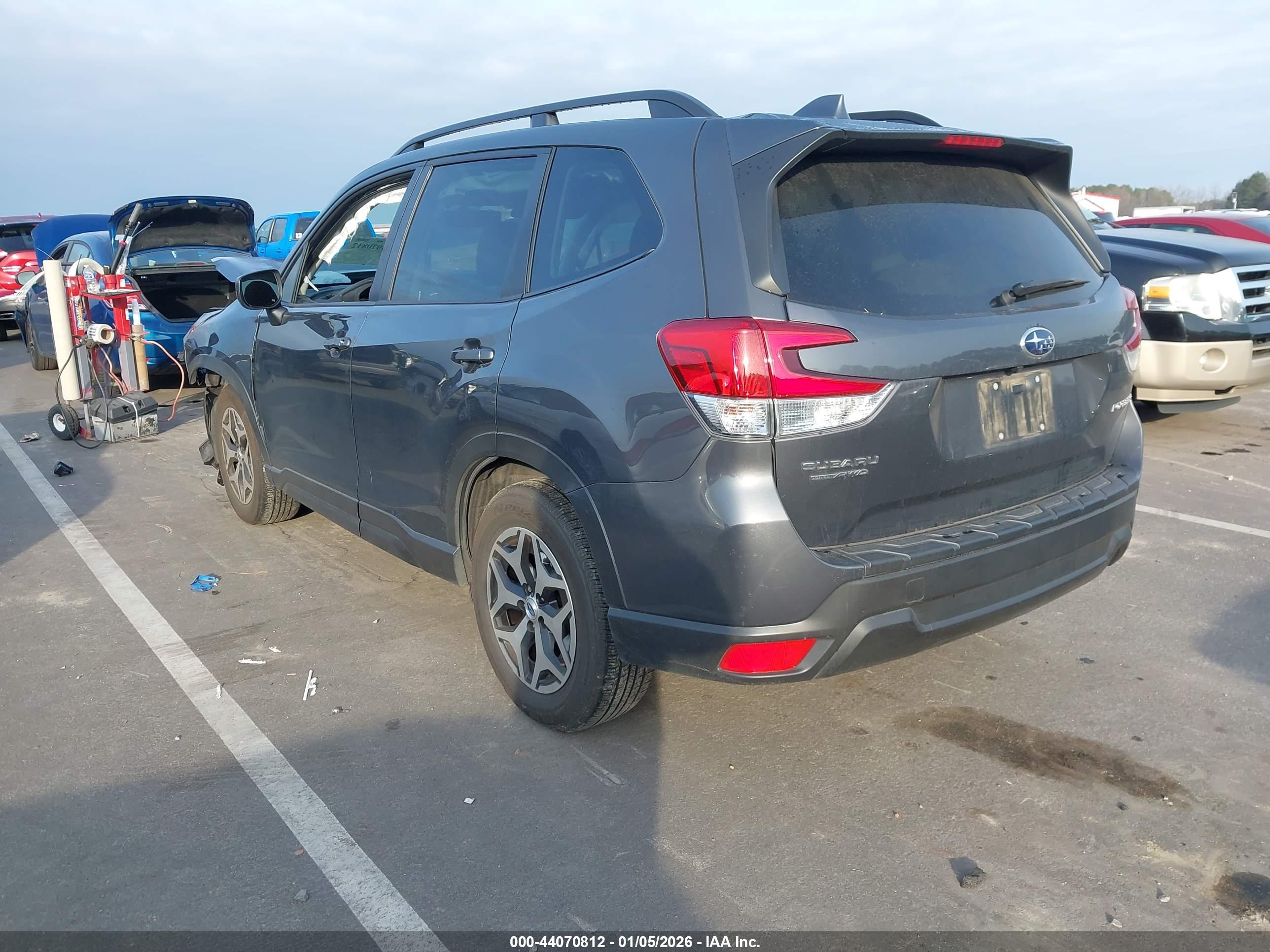 SUBARU FORESTER image 3