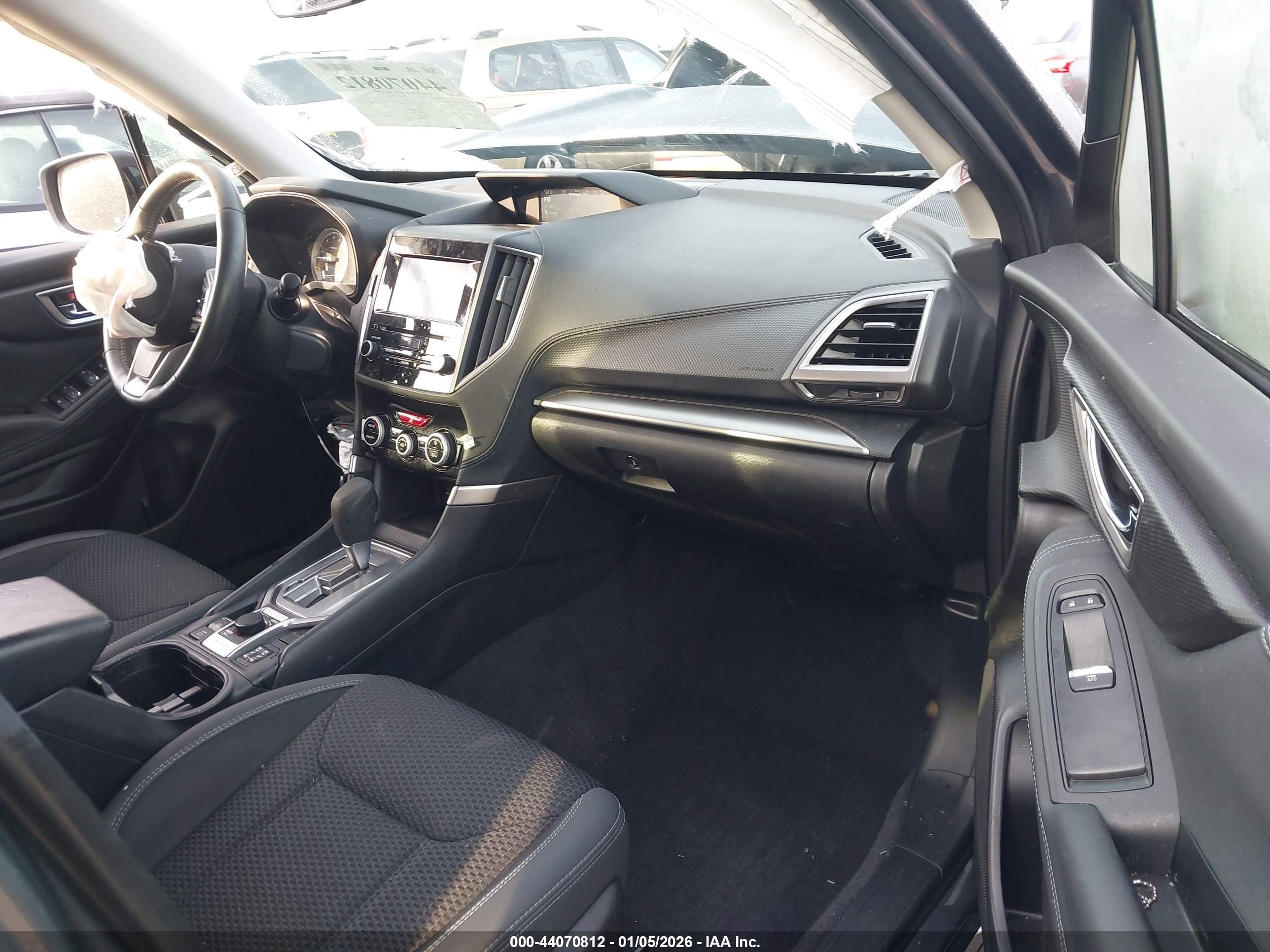 SUBARU FORESTER image 5