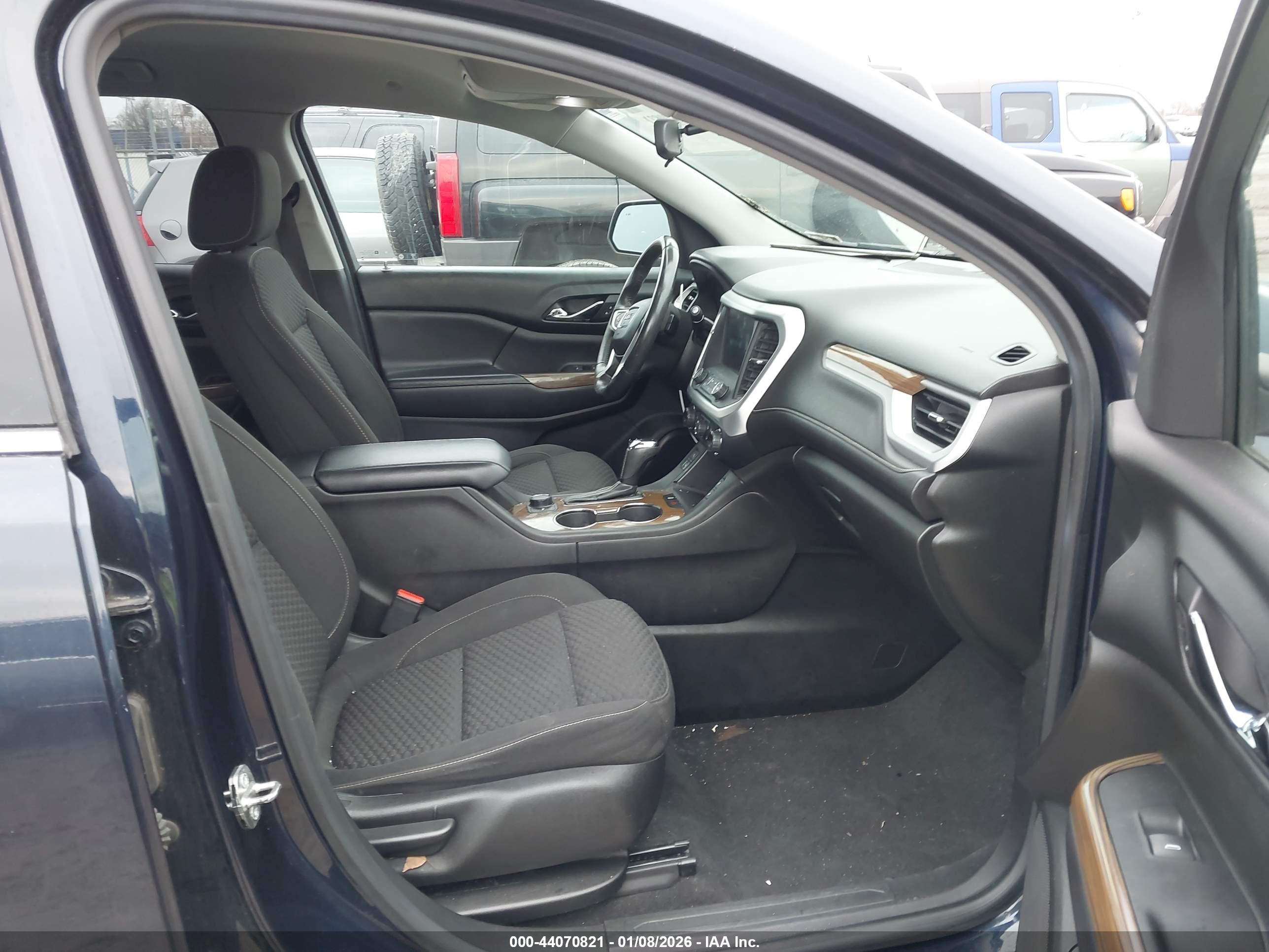 GMC ACADIA image 5