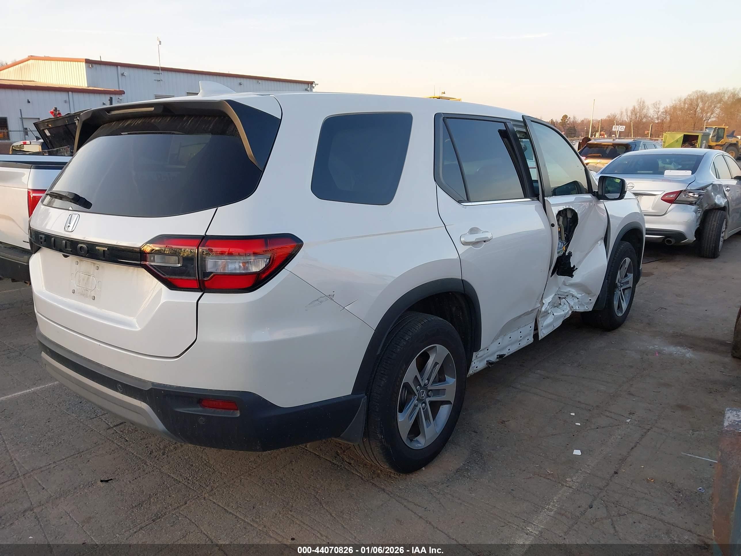 HONDA PILOT image 4