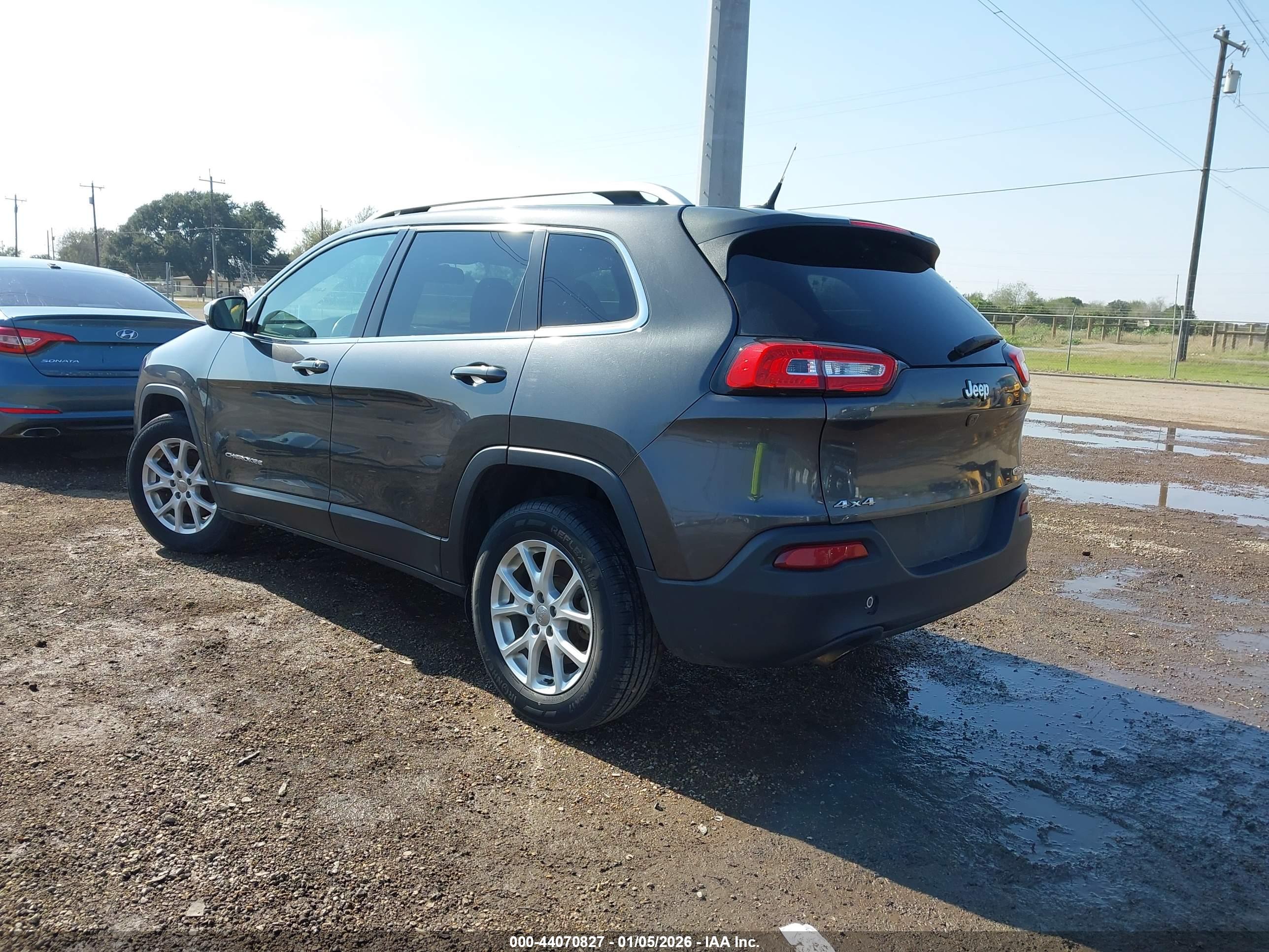 JEEP CHEROKEE image 3