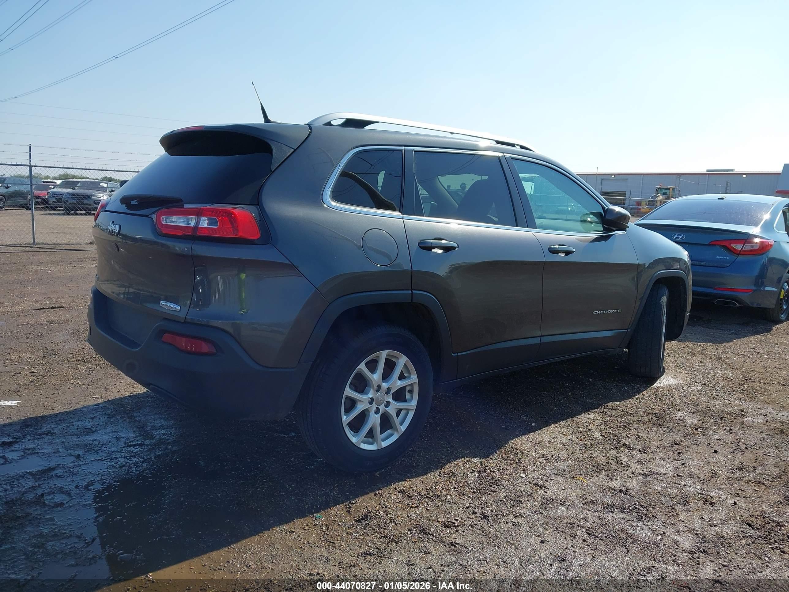 JEEP CHEROKEE image 4