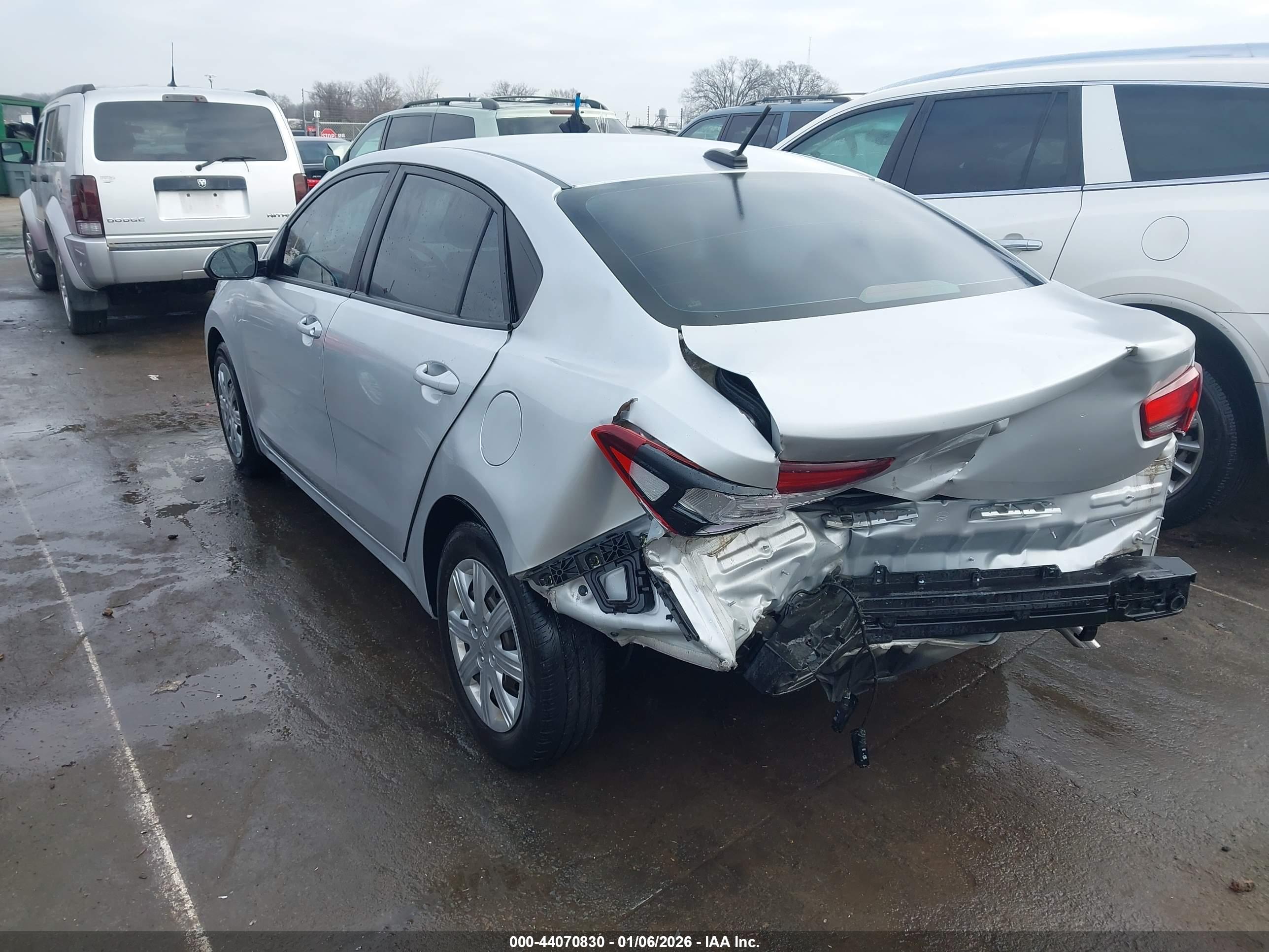 KIA RIO image 3