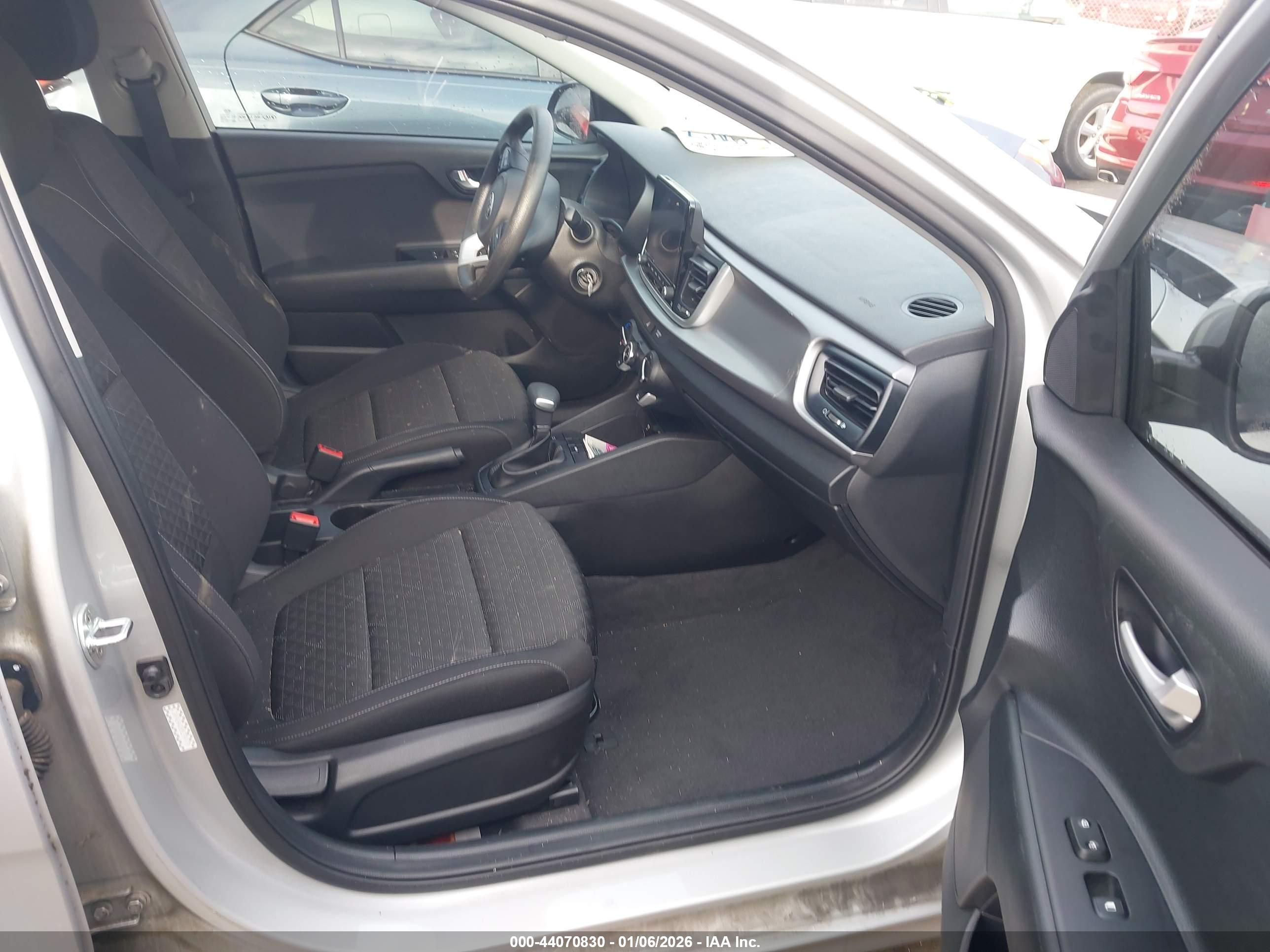 KIA RIO image 5