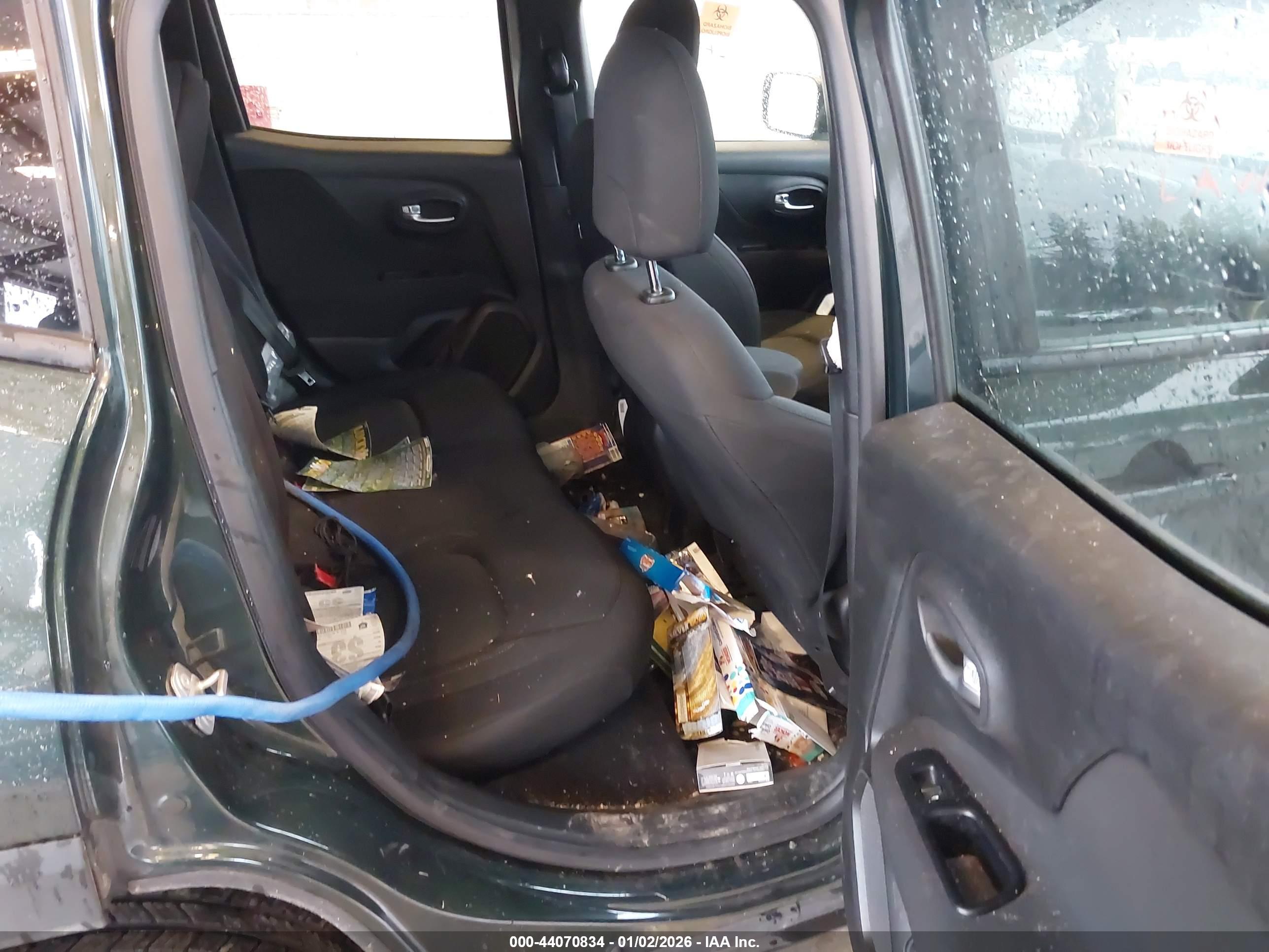 JEEP RENEGADE image 8