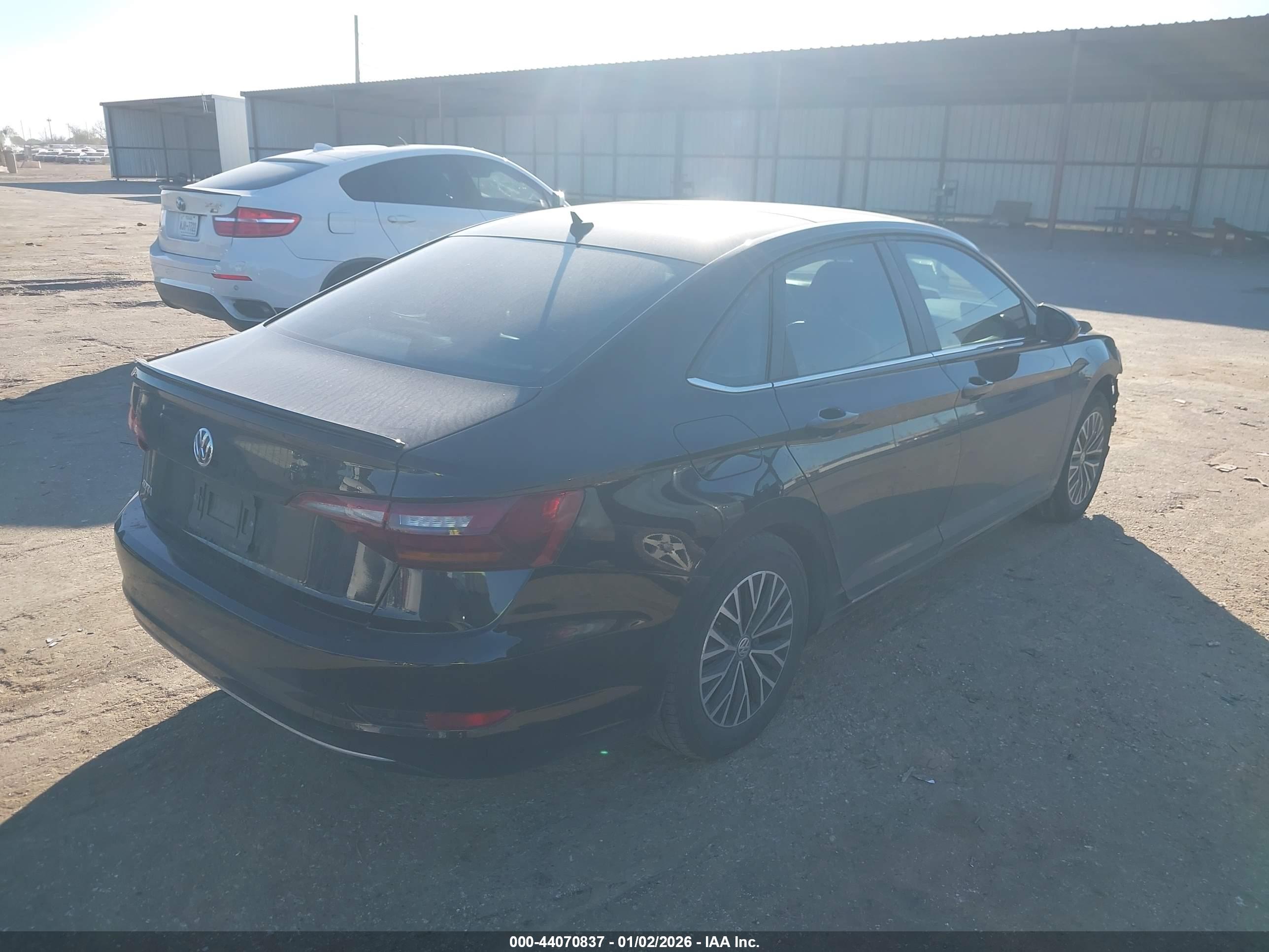 VOLKSWAGEN JETTA image 4