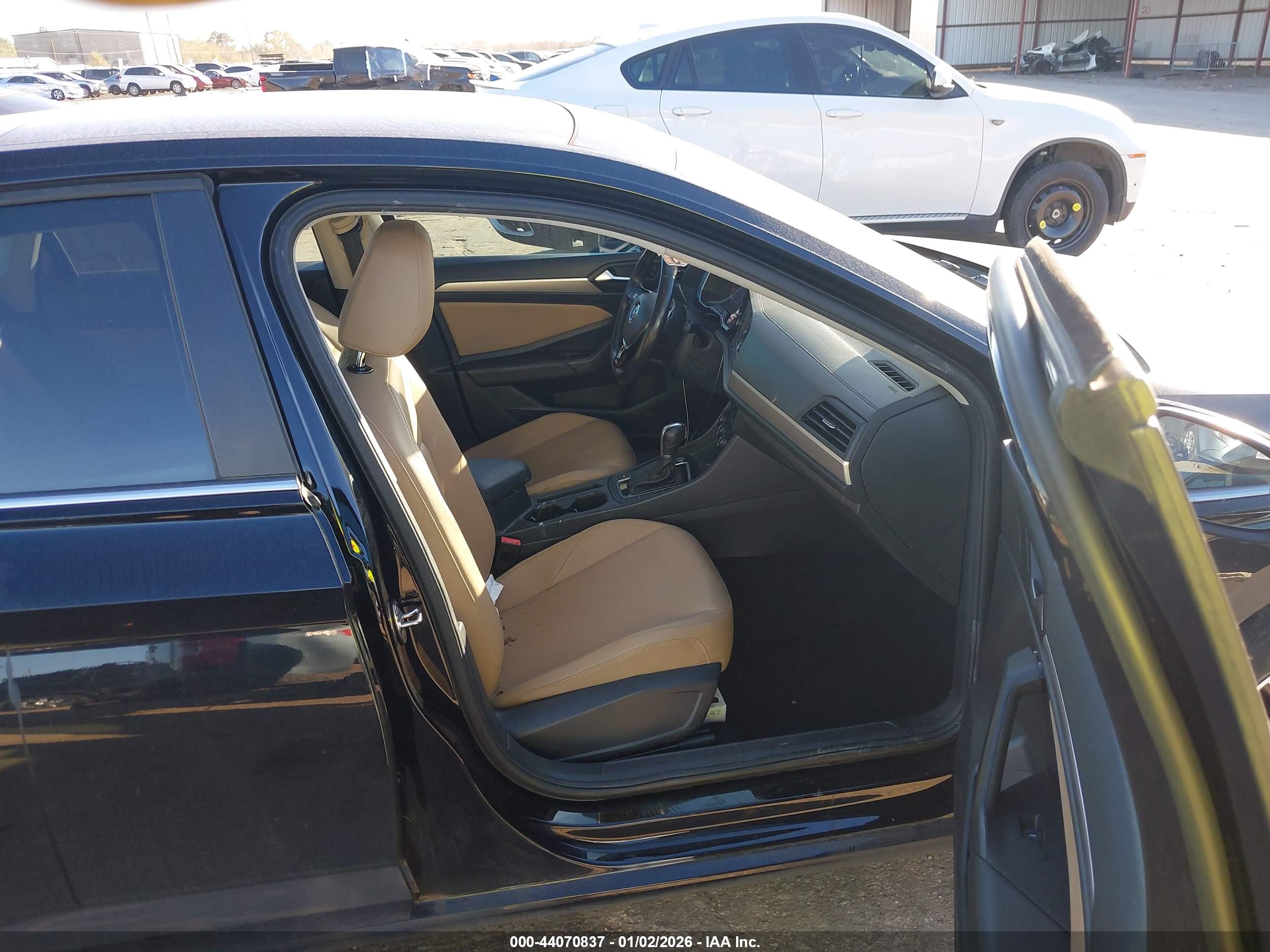 VOLKSWAGEN JETTA image 5