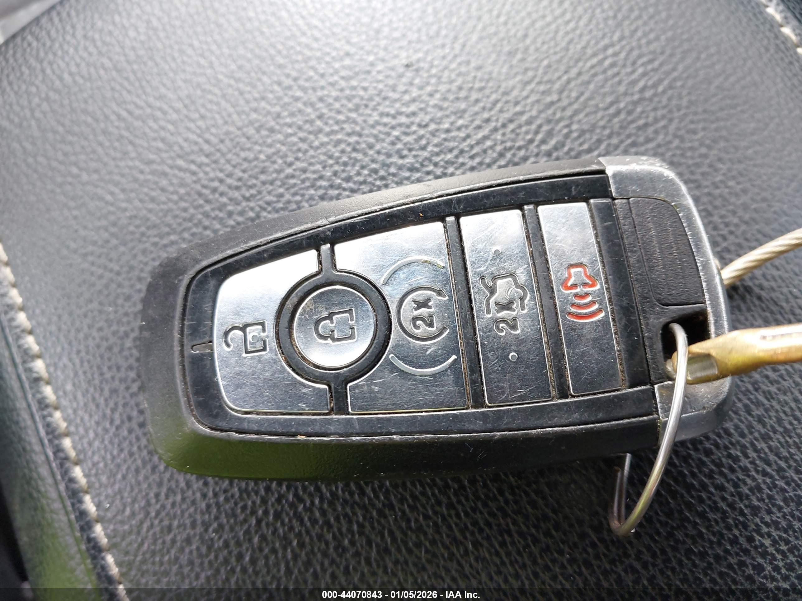 FORD FUSION image 11
