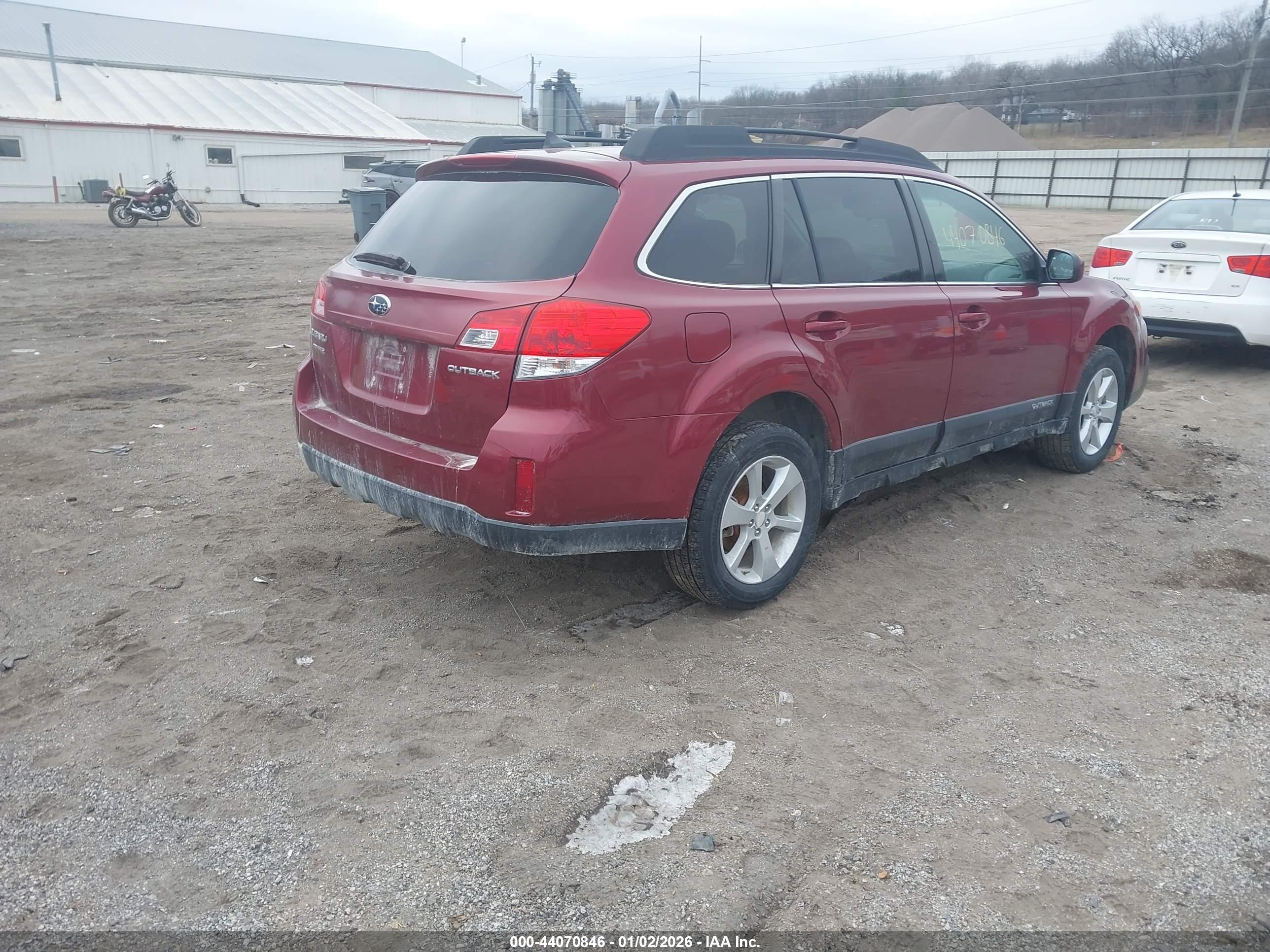 SUBARU OUTBACK image 4