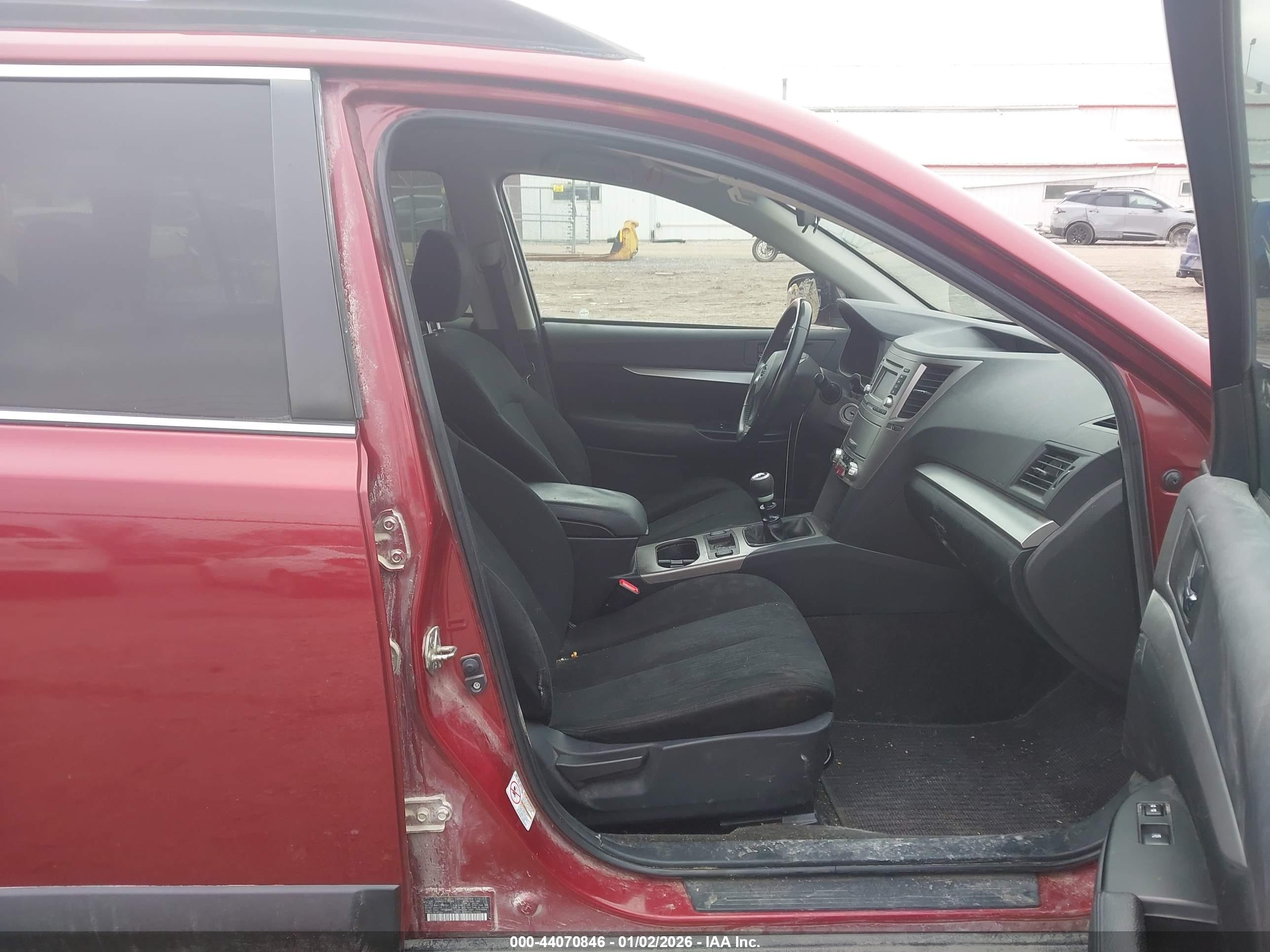 SUBARU OUTBACK image 5
