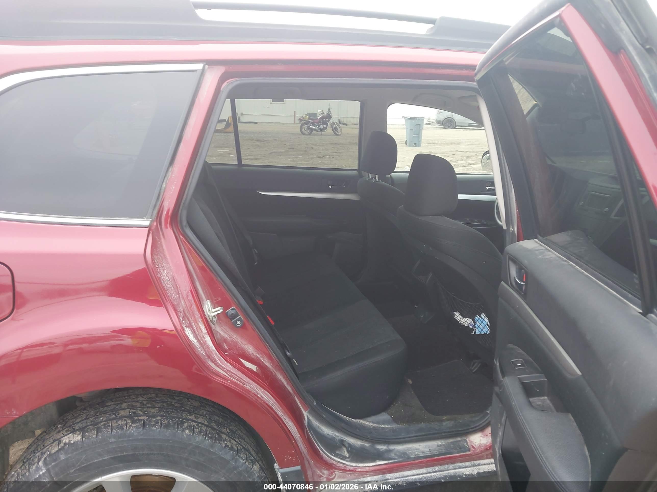 SUBARU OUTBACK image 8