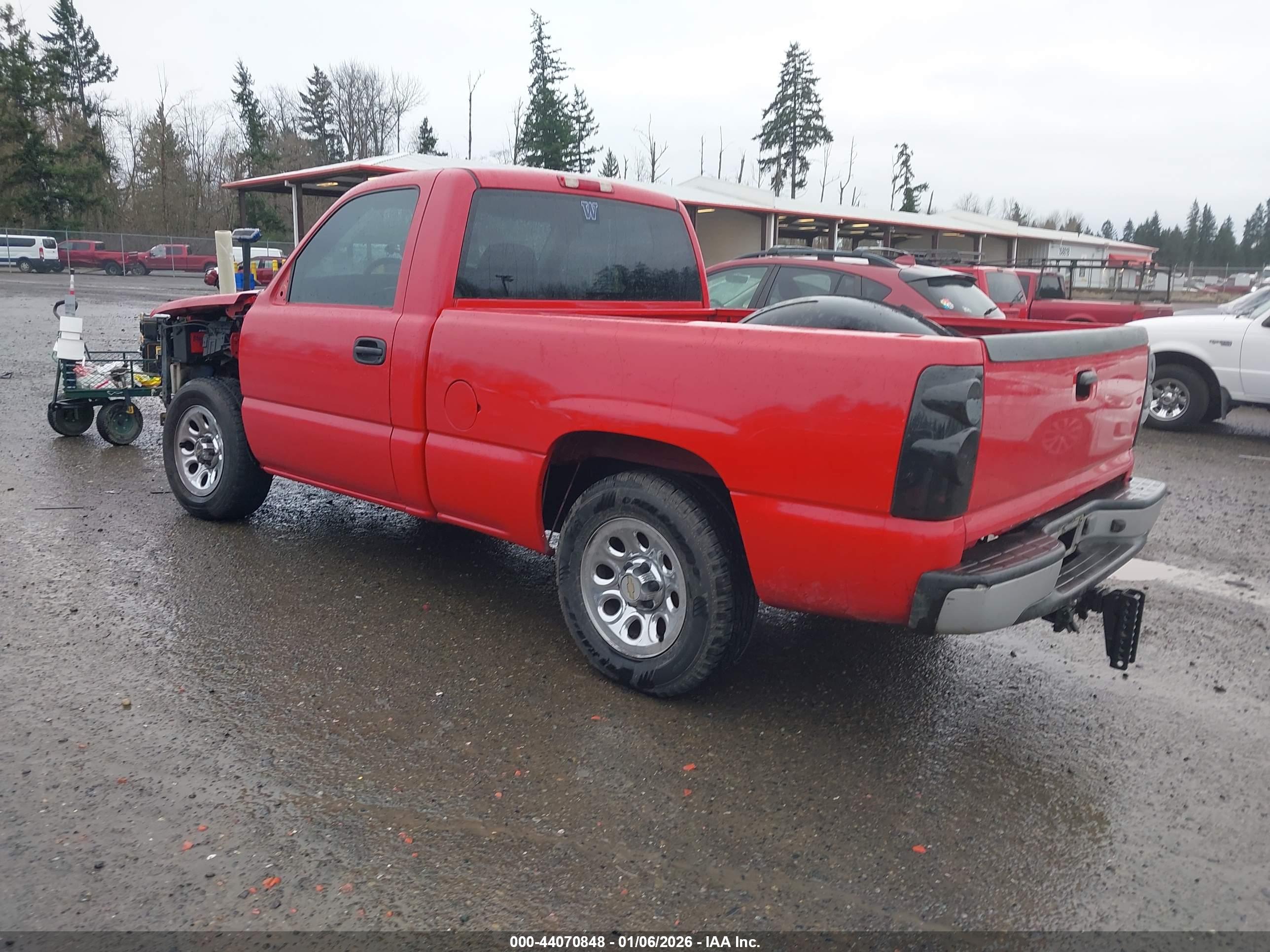 CHEVROLET SILVERADO image 3