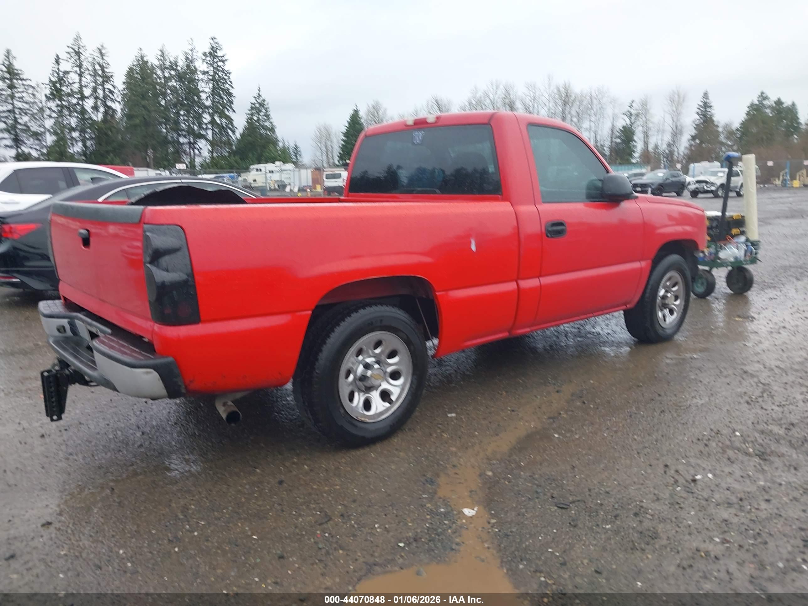 CHEVROLET SILVERADO image 4