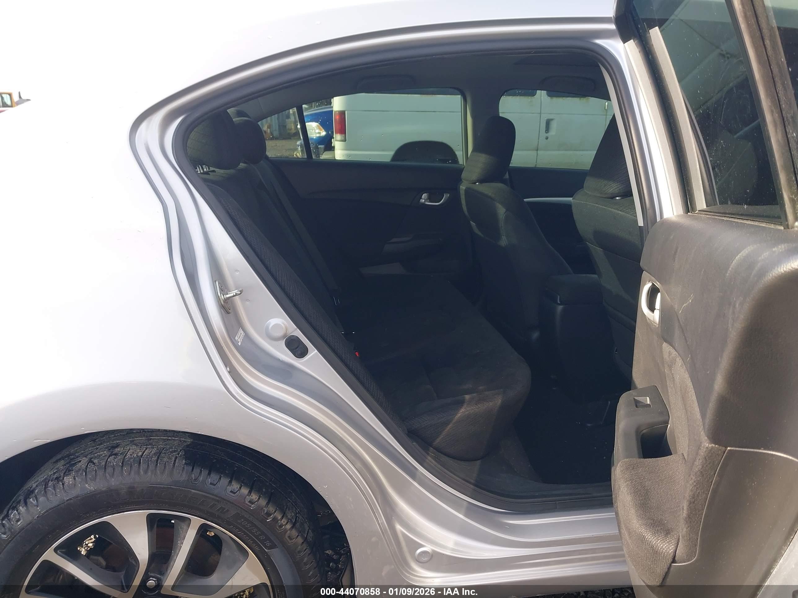 HONDA CIVIC image 8