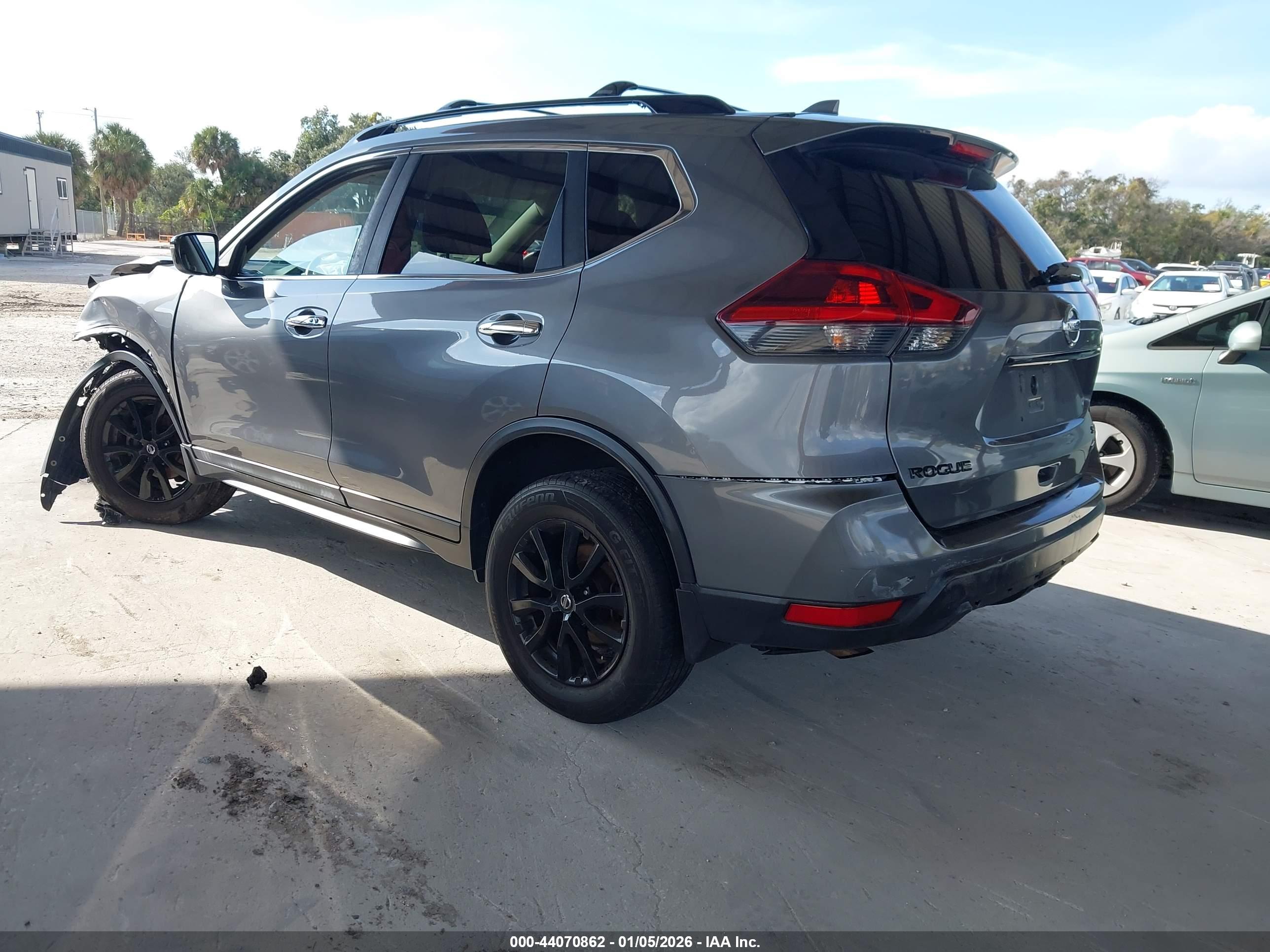 NISSAN ROGUE image 3