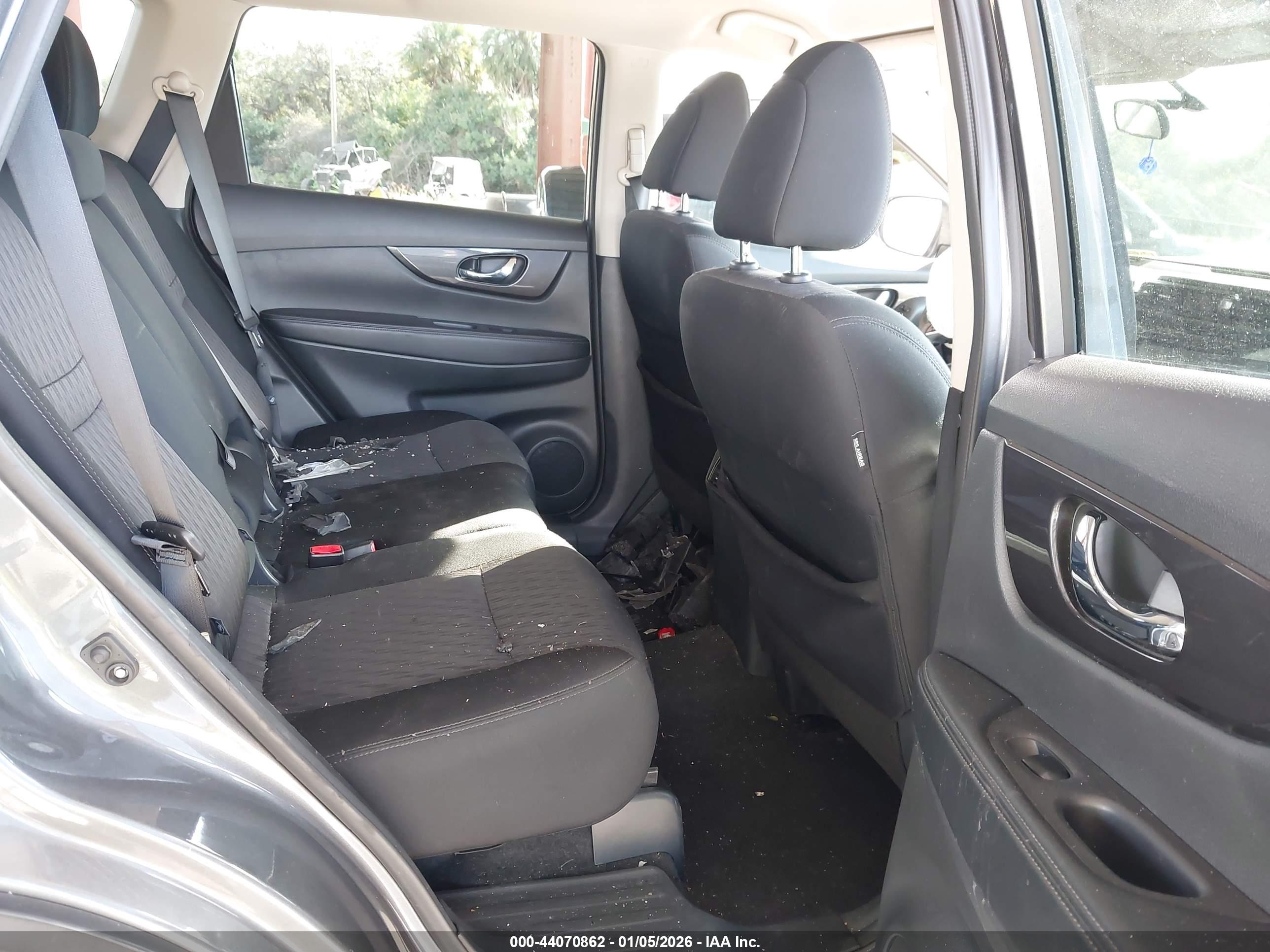 NISSAN ROGUE image 8