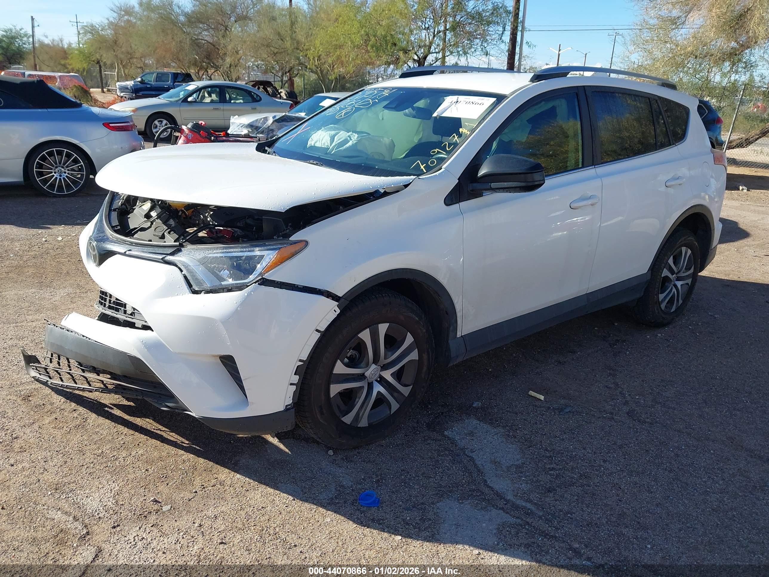 TOYOTA RAV4 image 2